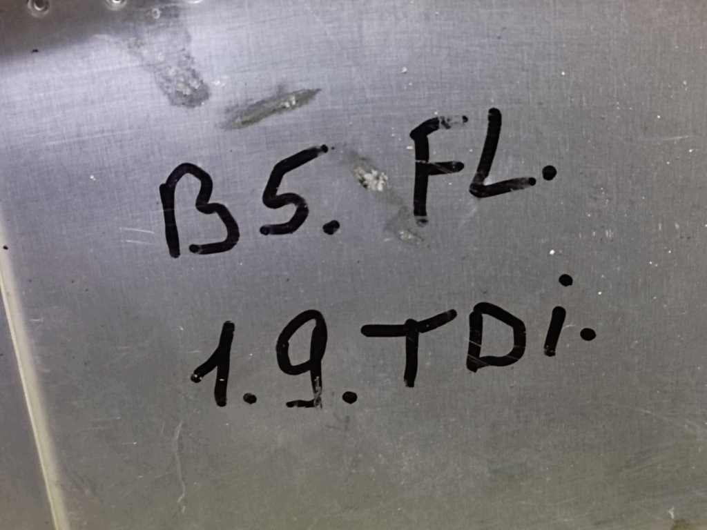VW PASSAT B5 1.9 TDI control unit of the engine 0281010543