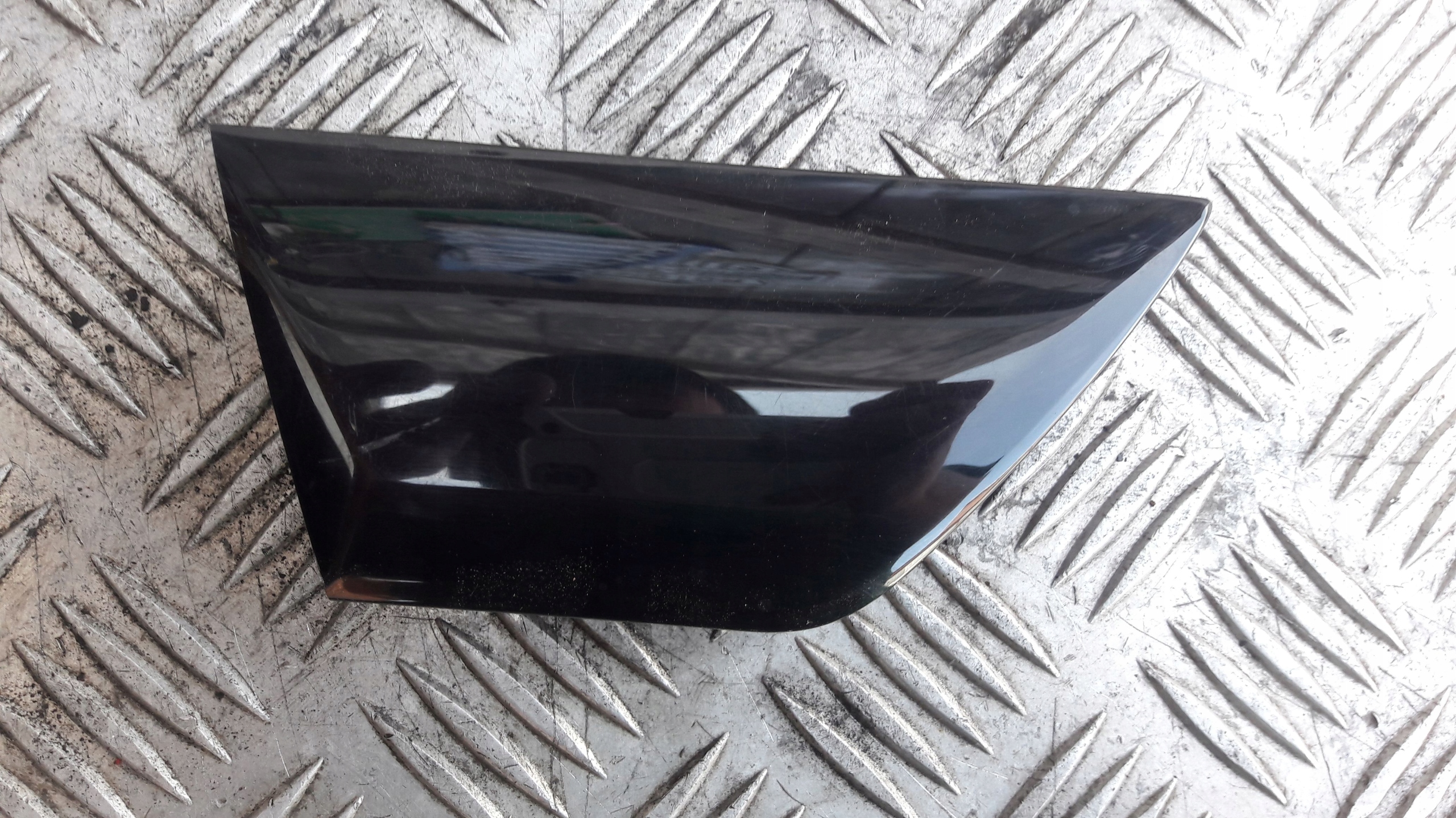 MERCEDES W204 decorative trim left front A2047200922