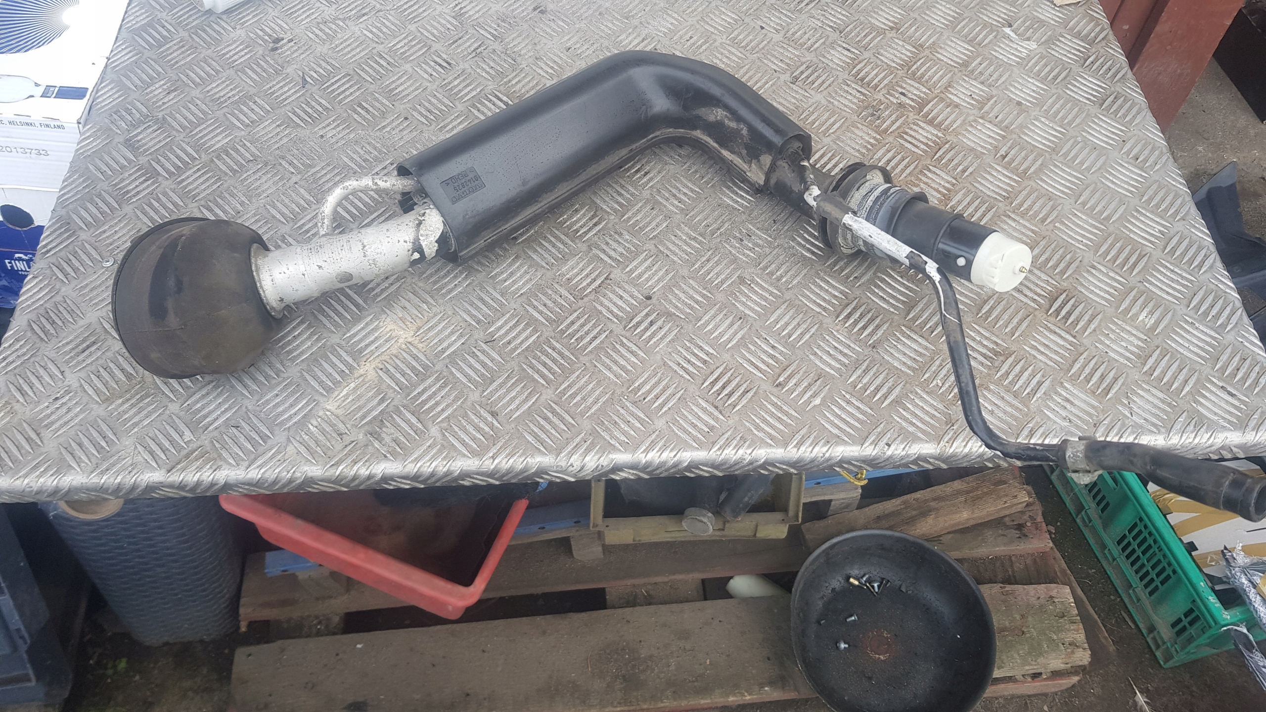 VOLVO 850 2.5 D fuel line pipe 9470236