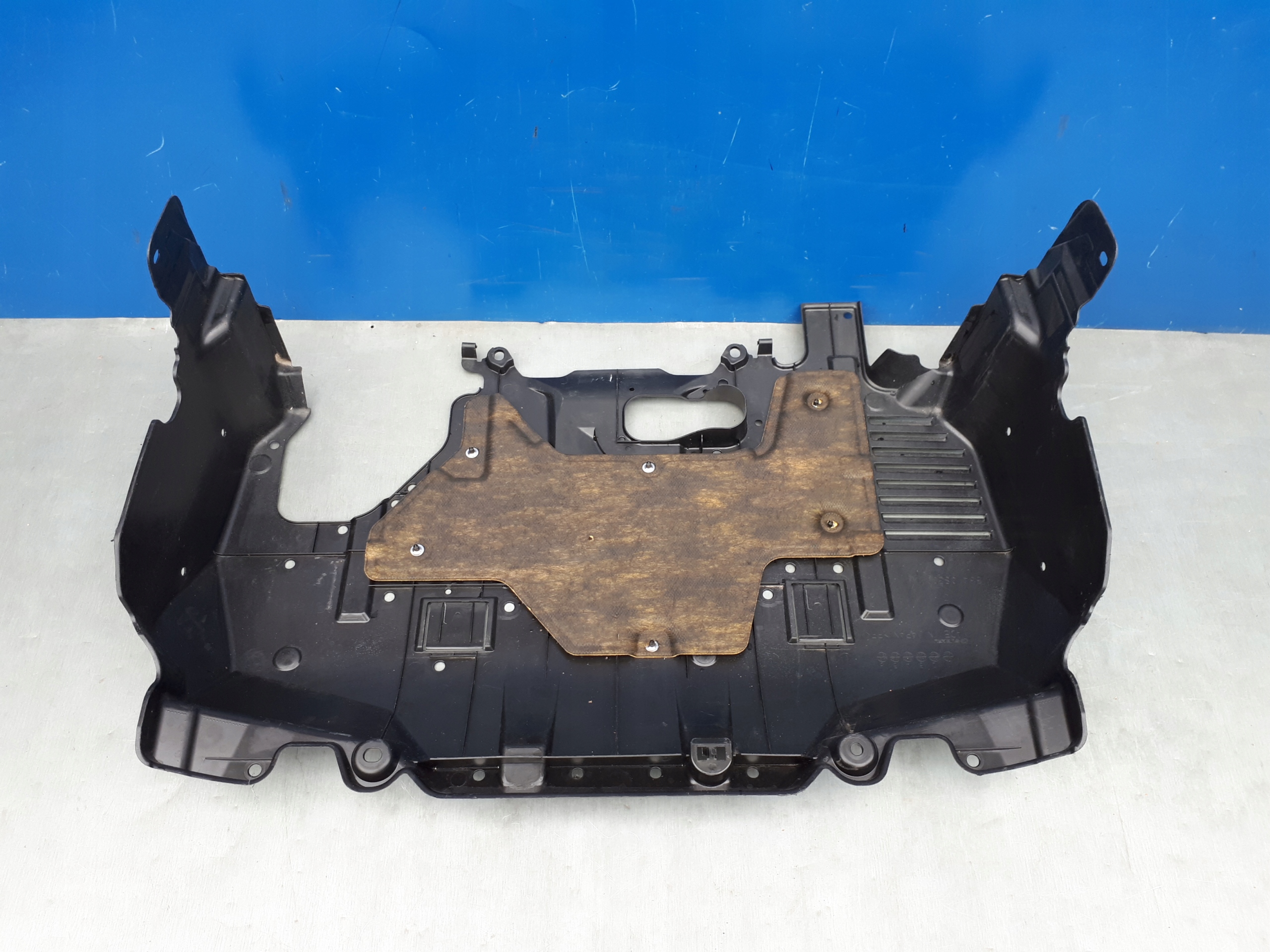 56410SG001 - SUBARU FORESTER 13-18 ПЛАСТИНА КАПОТА ДВИГАТЕЛЯ