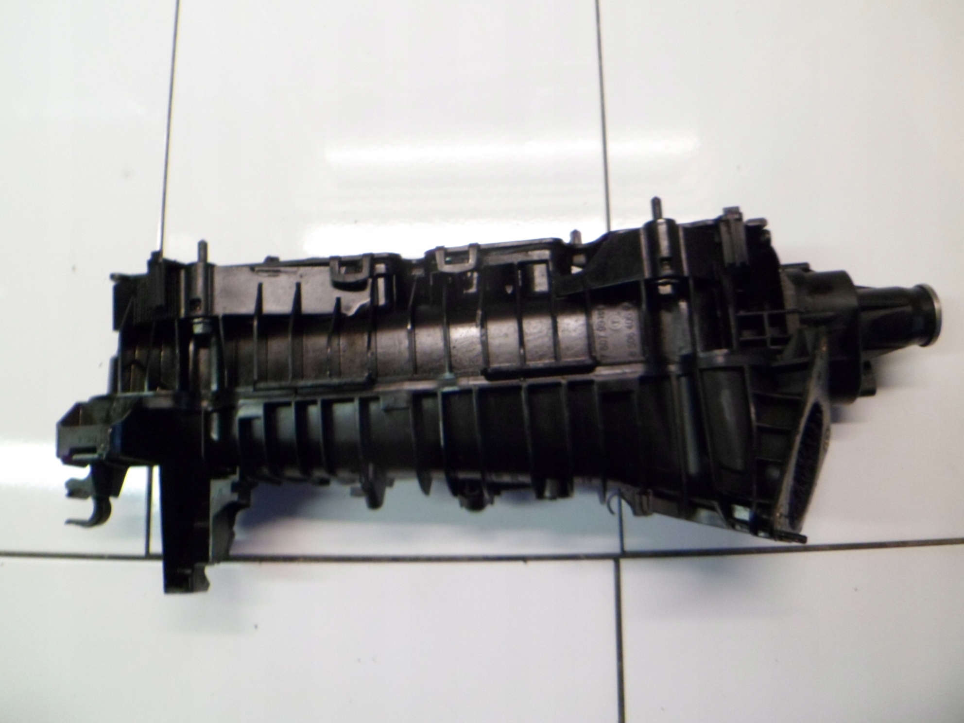 BMW 3 E90 2.0D N47D20 intake manifold 7807991 regulator 8506410