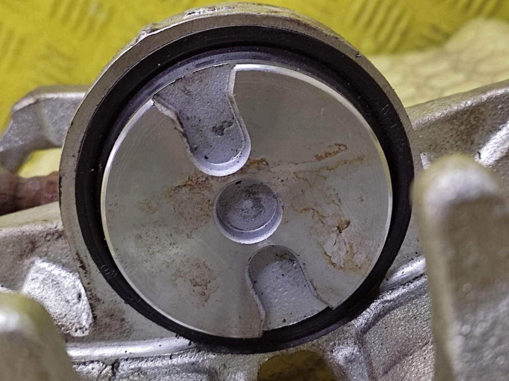 CITROEN C5 and 2.0 caliper brake left front
