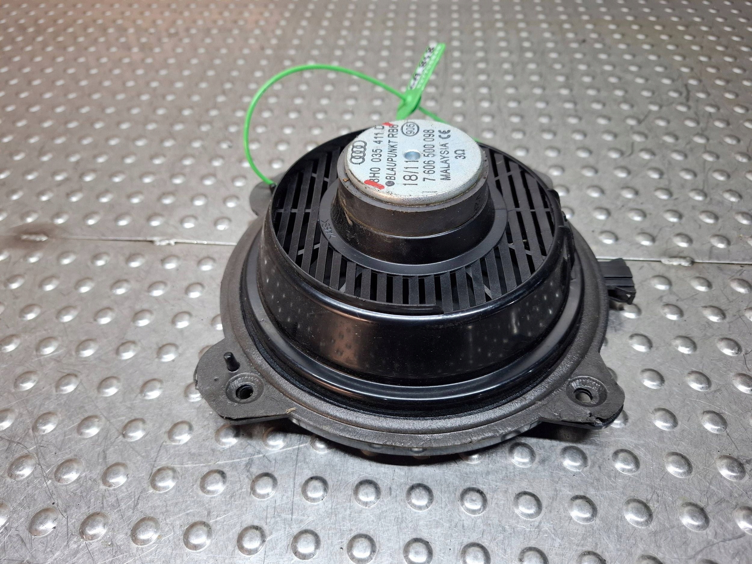 speaker left right rear part 8H0035411D AUDI A3 8P A4 B6 B7 CABRIO