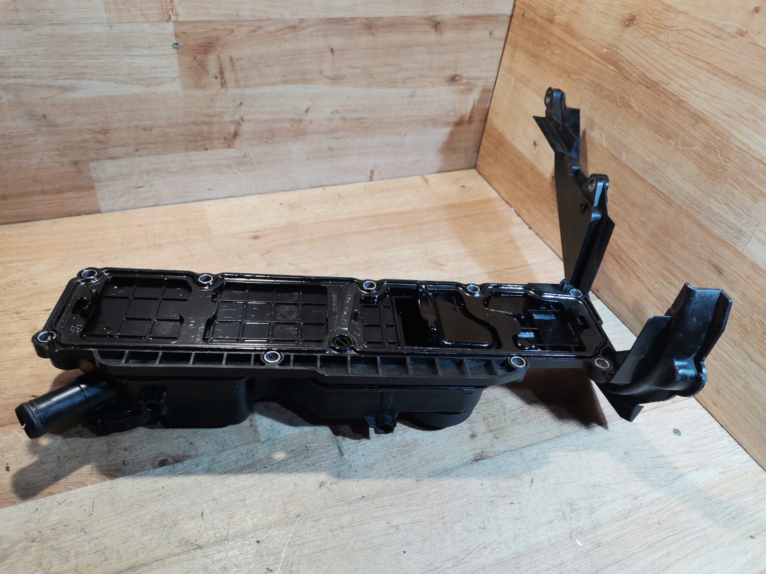 Abdeckung der Ventile PEUGEOT CITROEN 1.6 BLUEHDI M06042A153