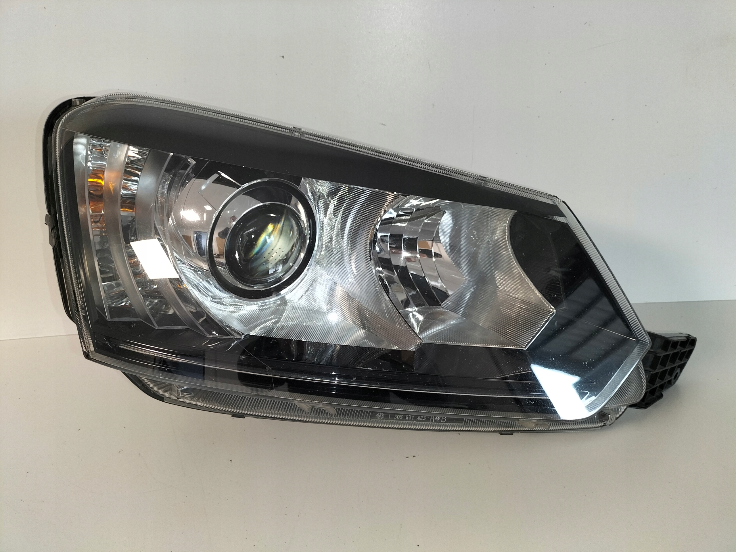 light front reflektor right SKODA YETI LIFT 13-17