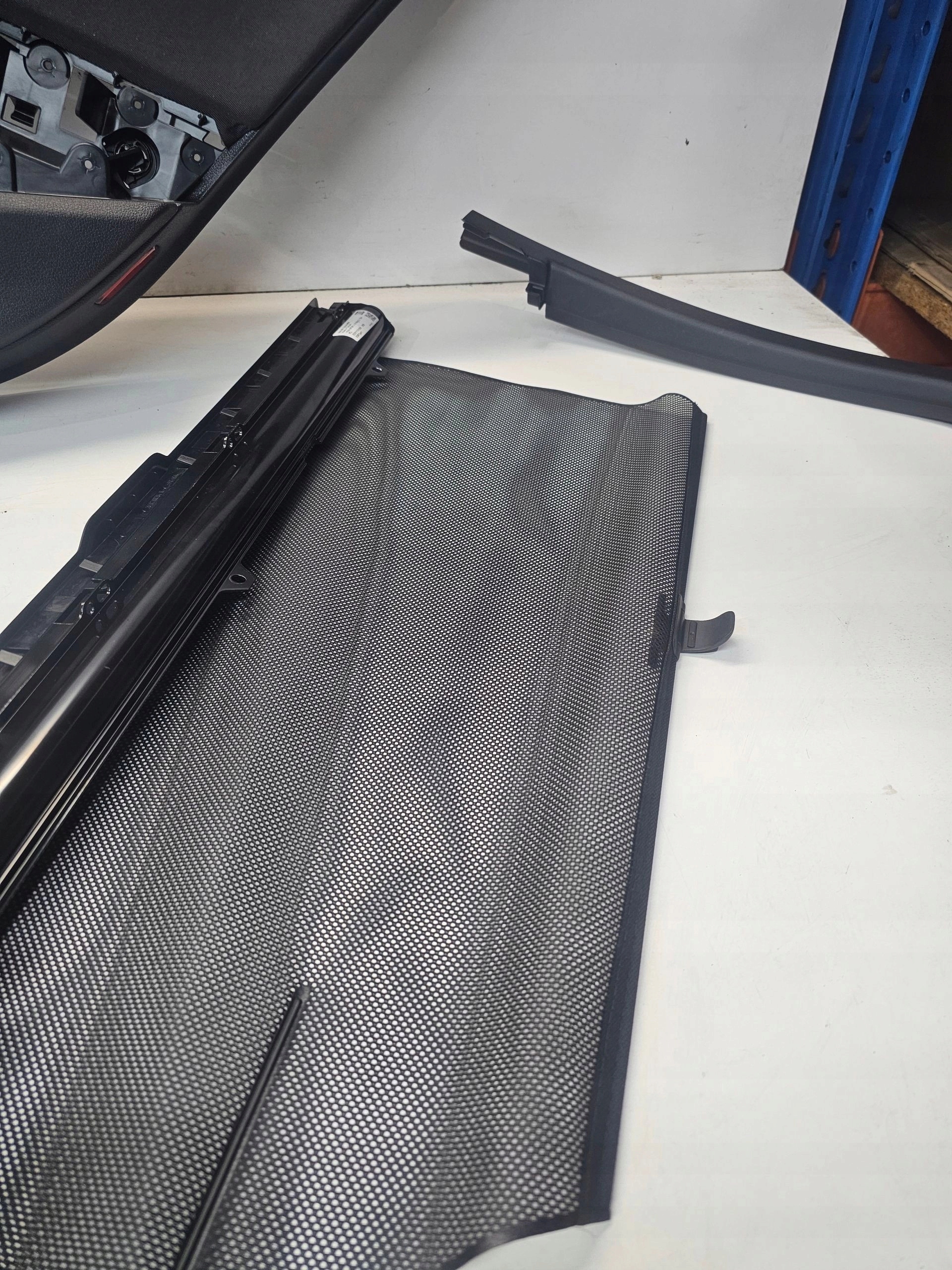 side net blinds door right rear part AUDI A4 B9 AVANT 8W9861334A