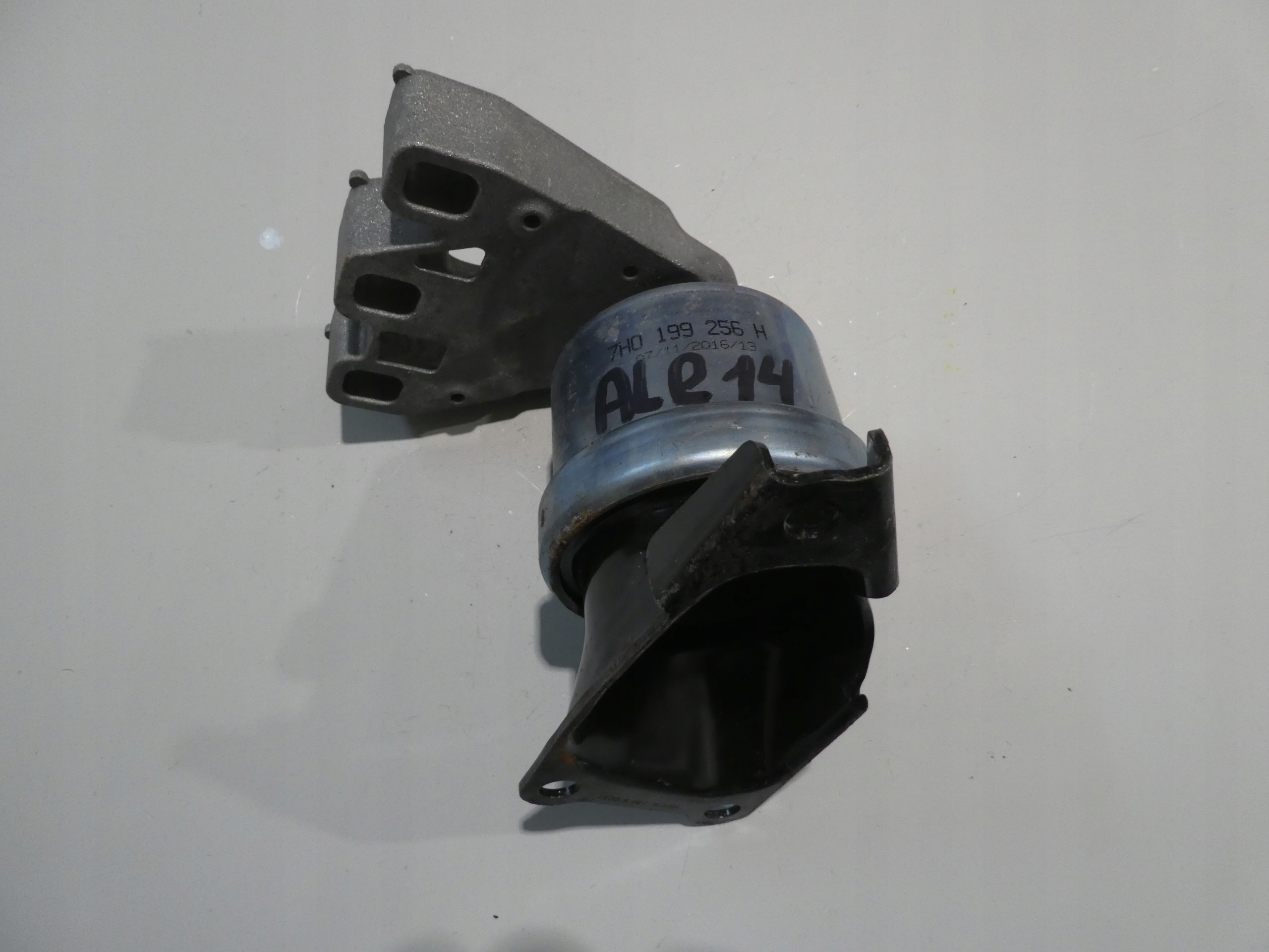 T5 LIFT 2.0TDI engine mount 7H0199256H 7E0199207
