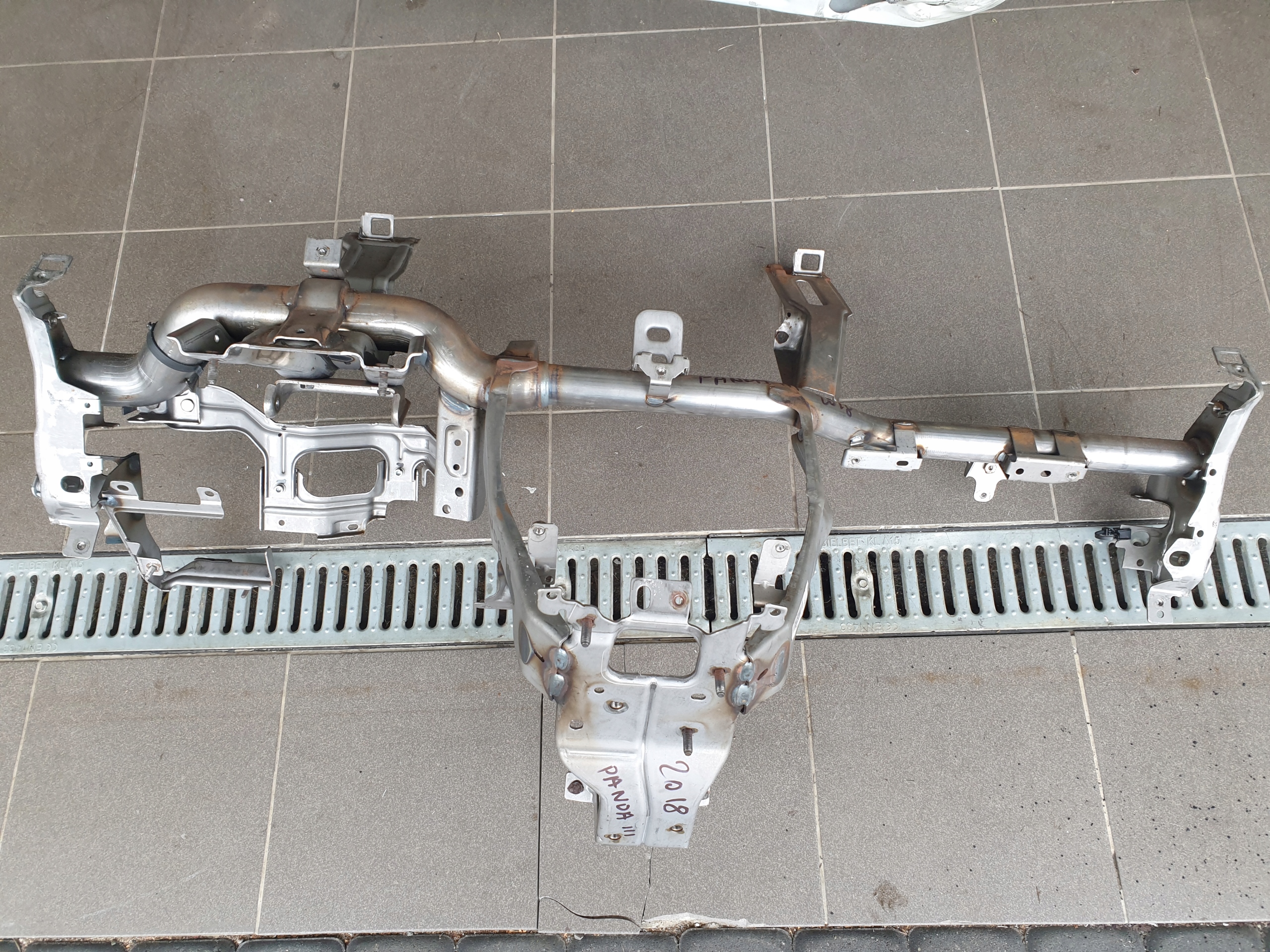 sider below DESKE KONSOLE part pillar support FIAT PANDA III 3 2012