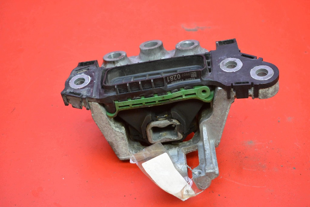 holder engine mount left 39070281 OPEL ASTRA 5 V K 1.6 CDTI 110 KM 15-20
