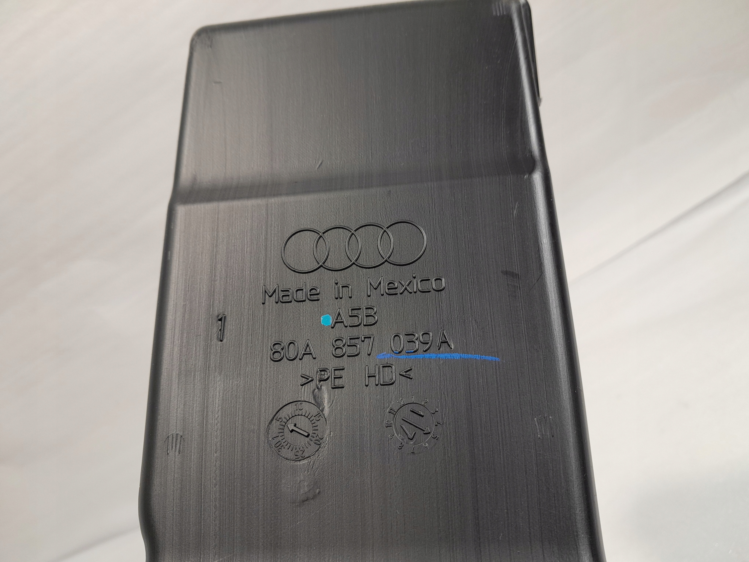 AUDI Q5 II 80A drain intake air 80A857039A
