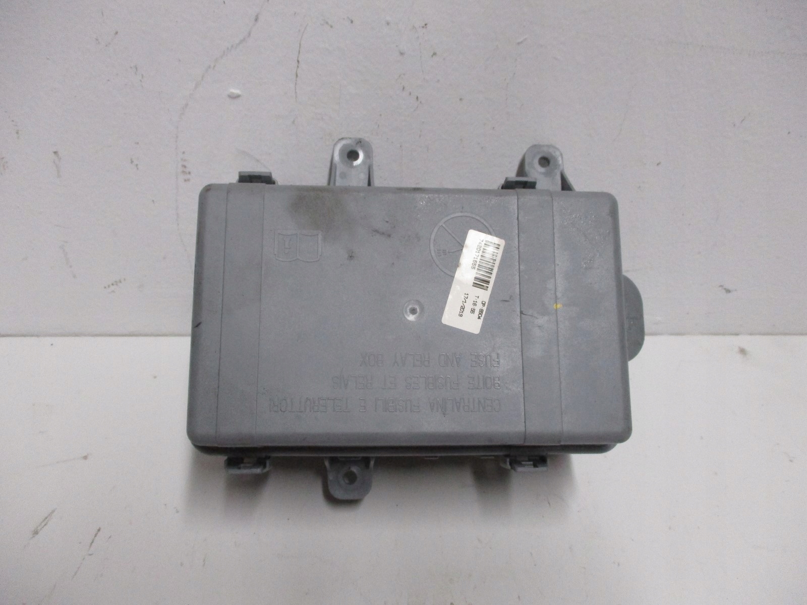 SKRZYNKA BEZPIECZNIKÓW ALFA ROMEO STELVIO 2,2D