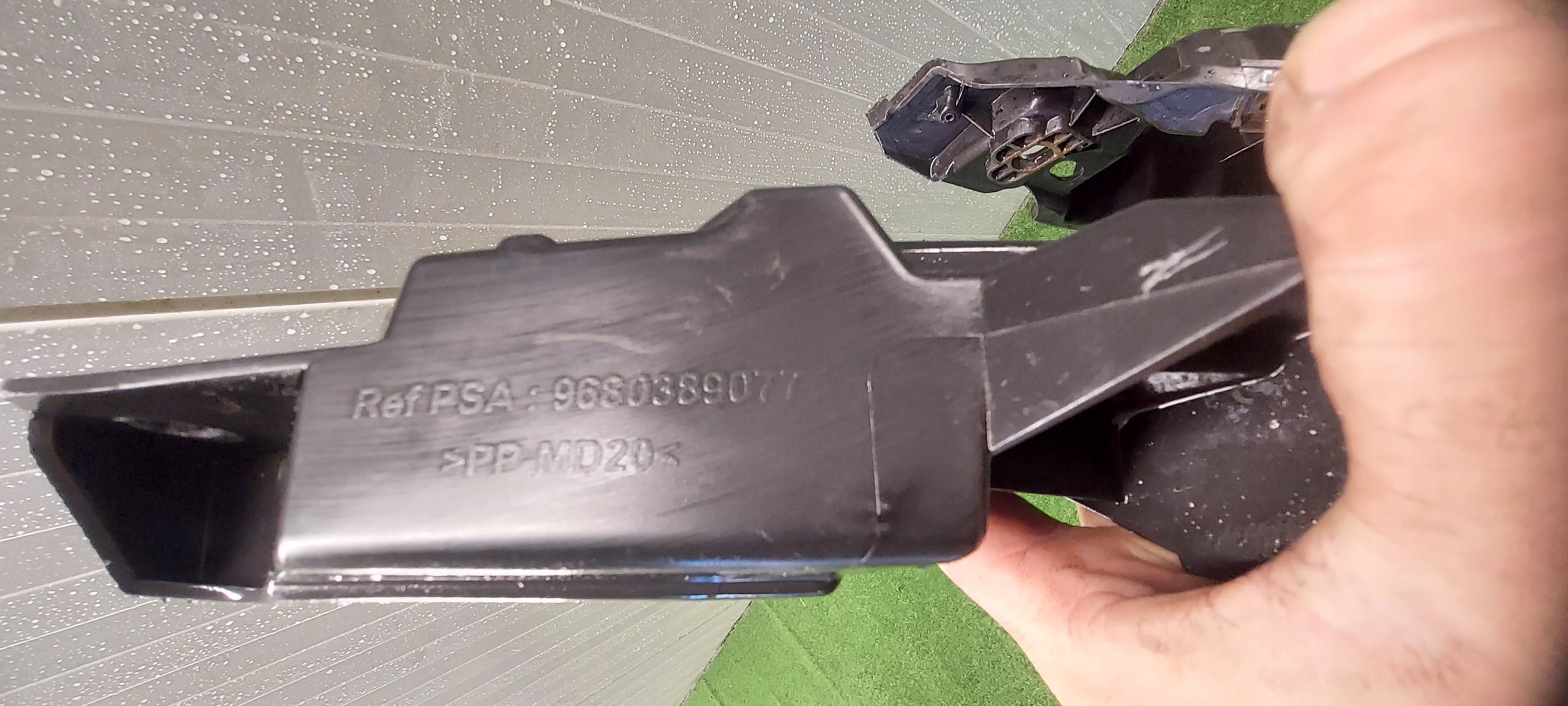 support ZDRZAKA front pillar PEUGEOT 308 T7 07-11 original 9680389077