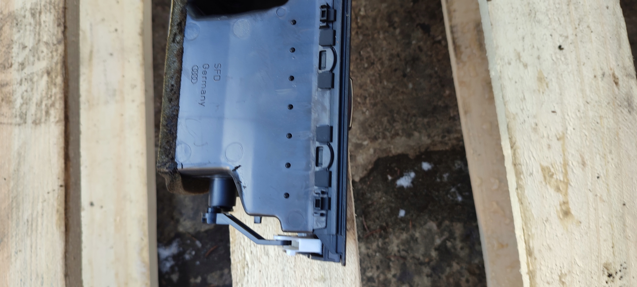 Lüftungsgitter des lüfters mitte AUDI A4 B6 8E0820951E