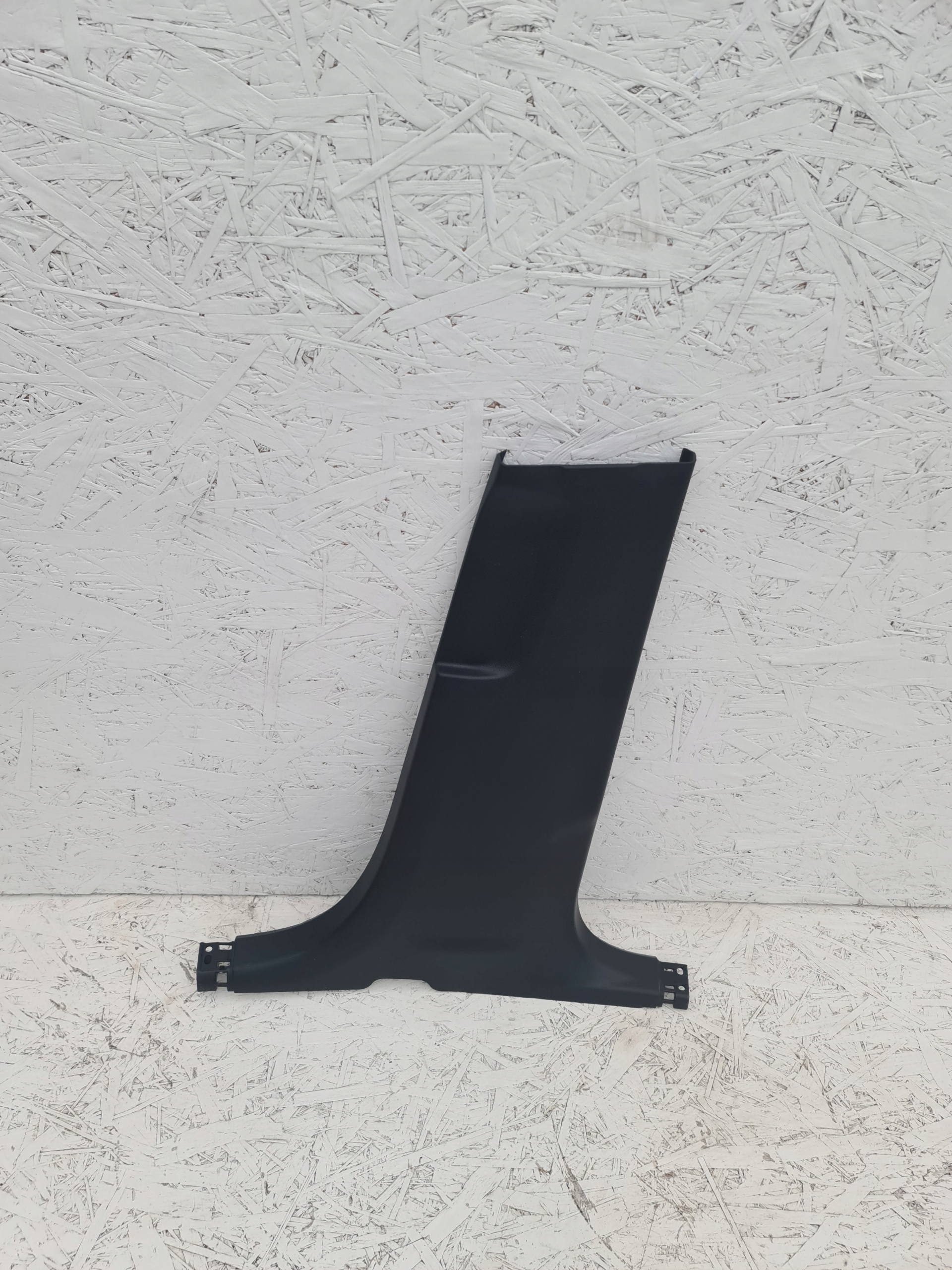 S-MAX MK2 КРИШКА СТІЙКИ ПРАВА НИЖНЯ EM2B-R243W06-A