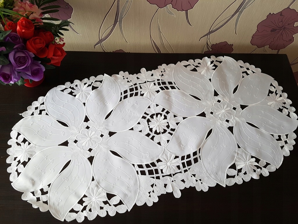 

Bieżnik biały Kwiat 60 x 120 cm