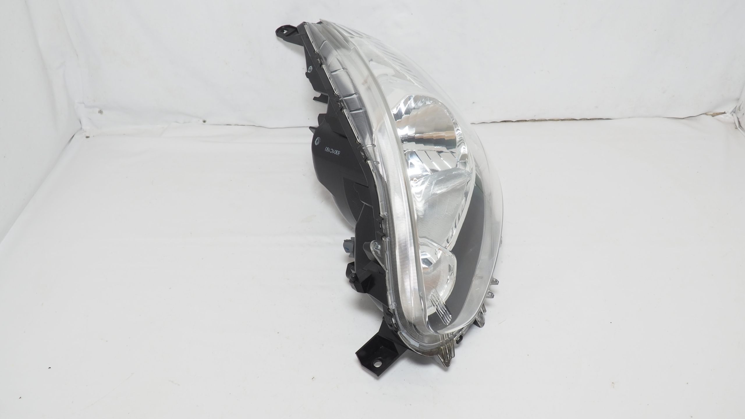 Mitsubishi Space Star II light left front 8301C193