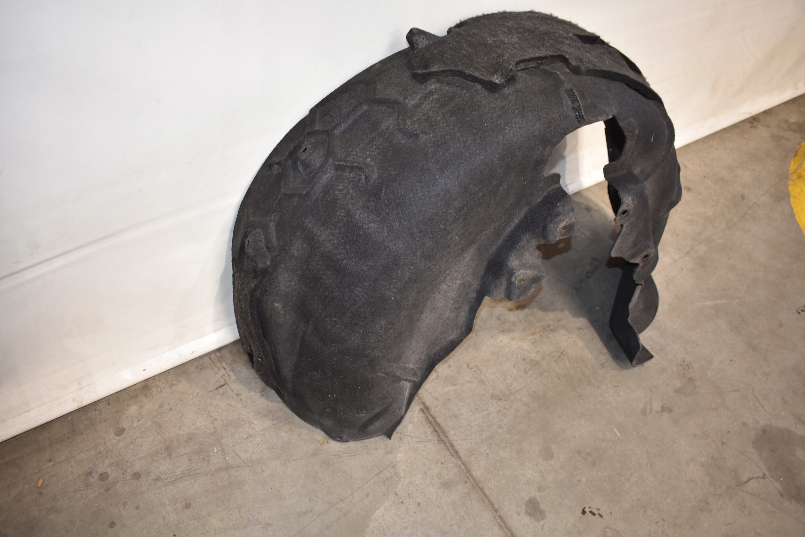 IDEALNE mudguard rear part rear. right LAMBORGHINI URUS 1