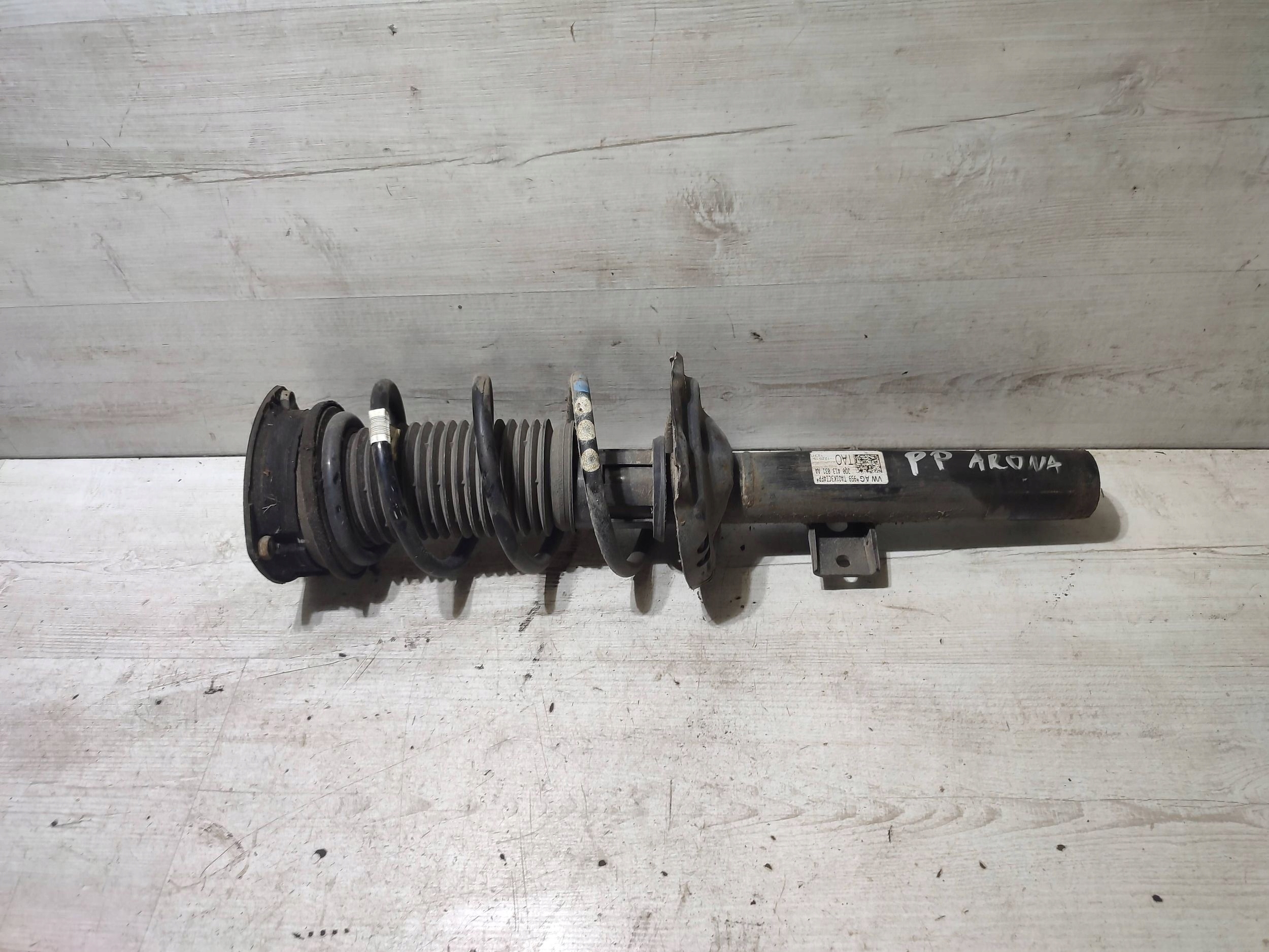 Seat Arona 2019 front side right shock absorber front