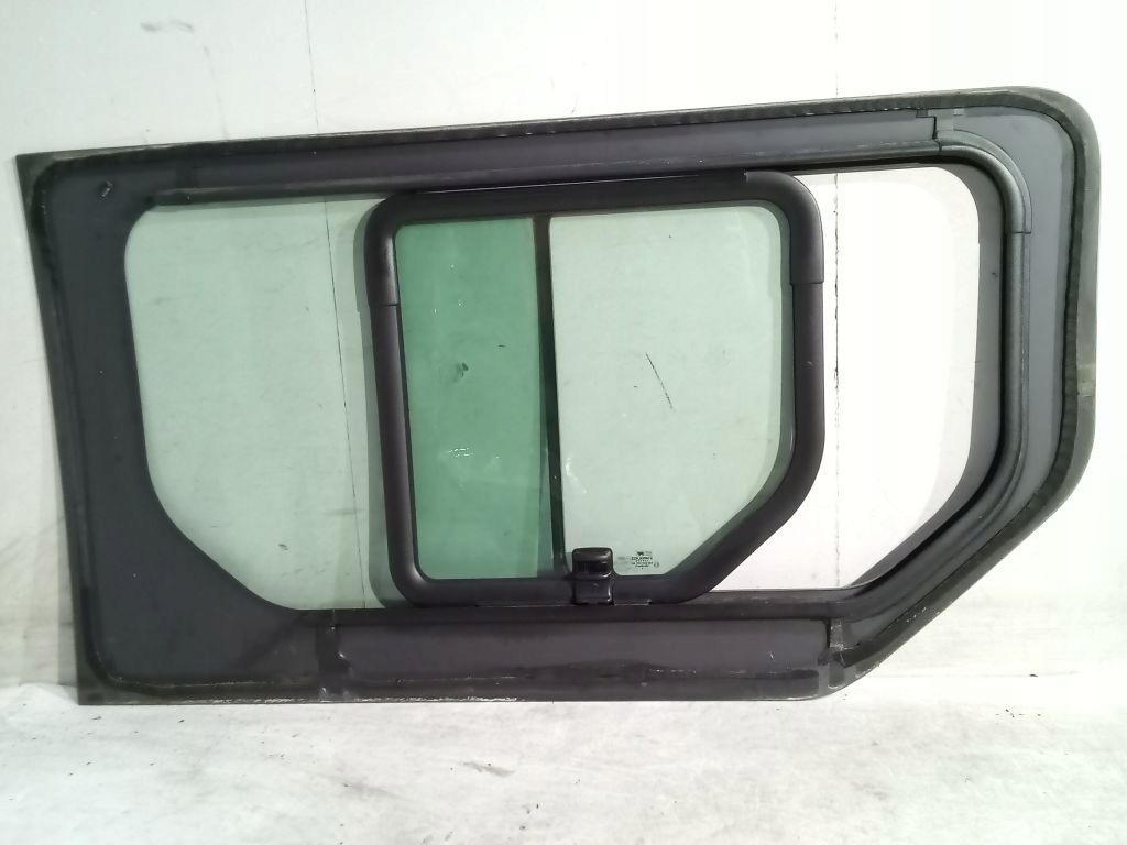 Renault Trafic II 2 window bodywork left uchylna przesuwna 119x66