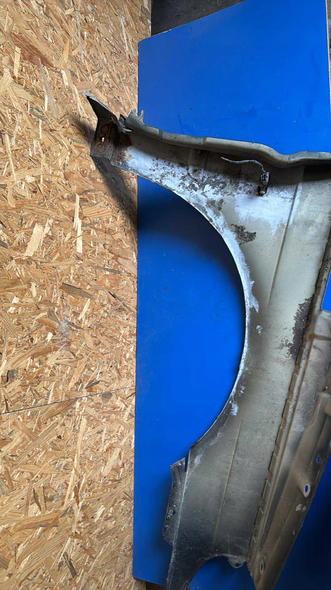 fender left SAAB 9-5 / 95 colour 257 front front