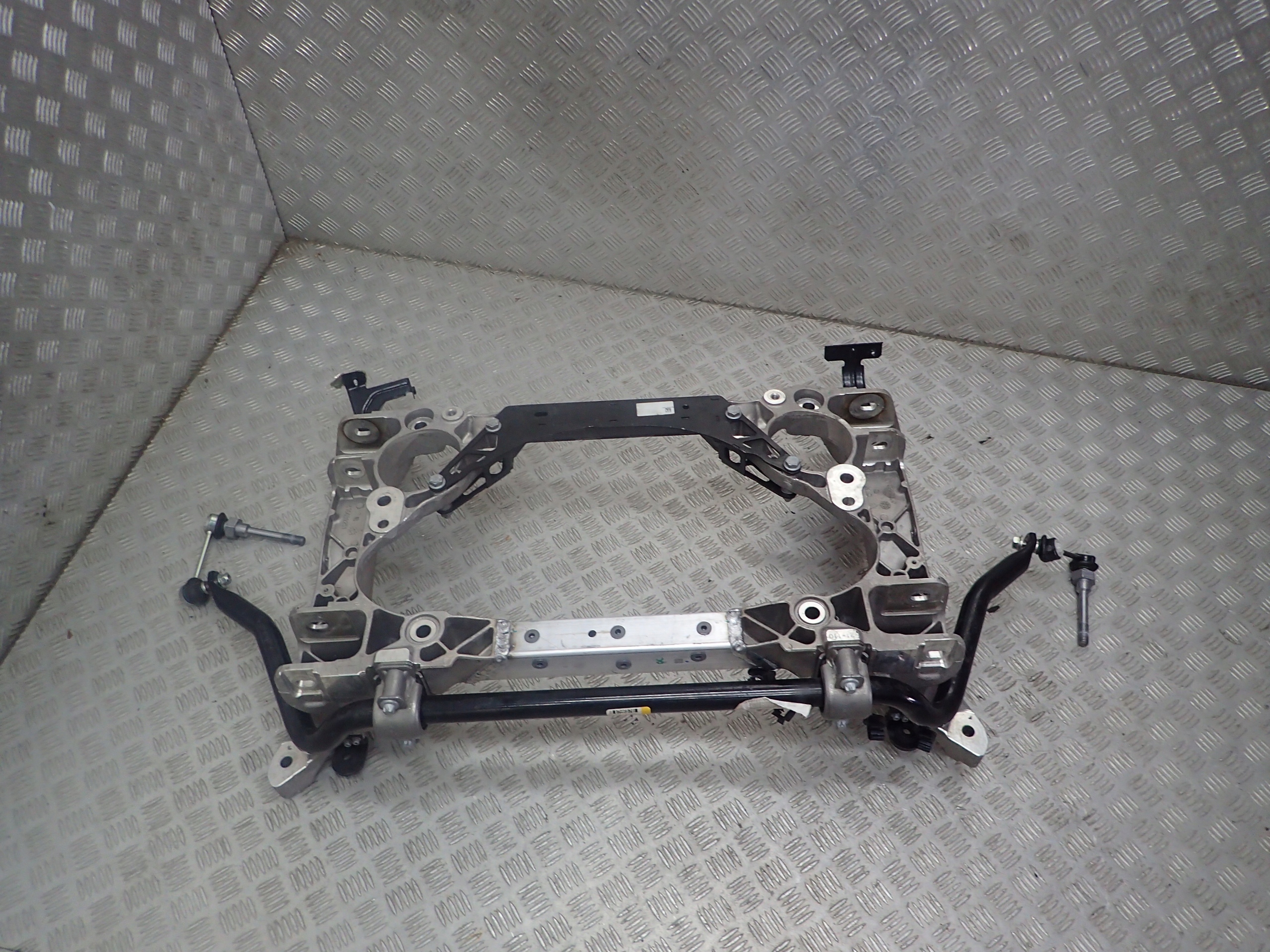 MASERATI GHIBLI TROFEON ŁAWA SANKI WÓZEK KOŁYSKA Producent części Maserati OE