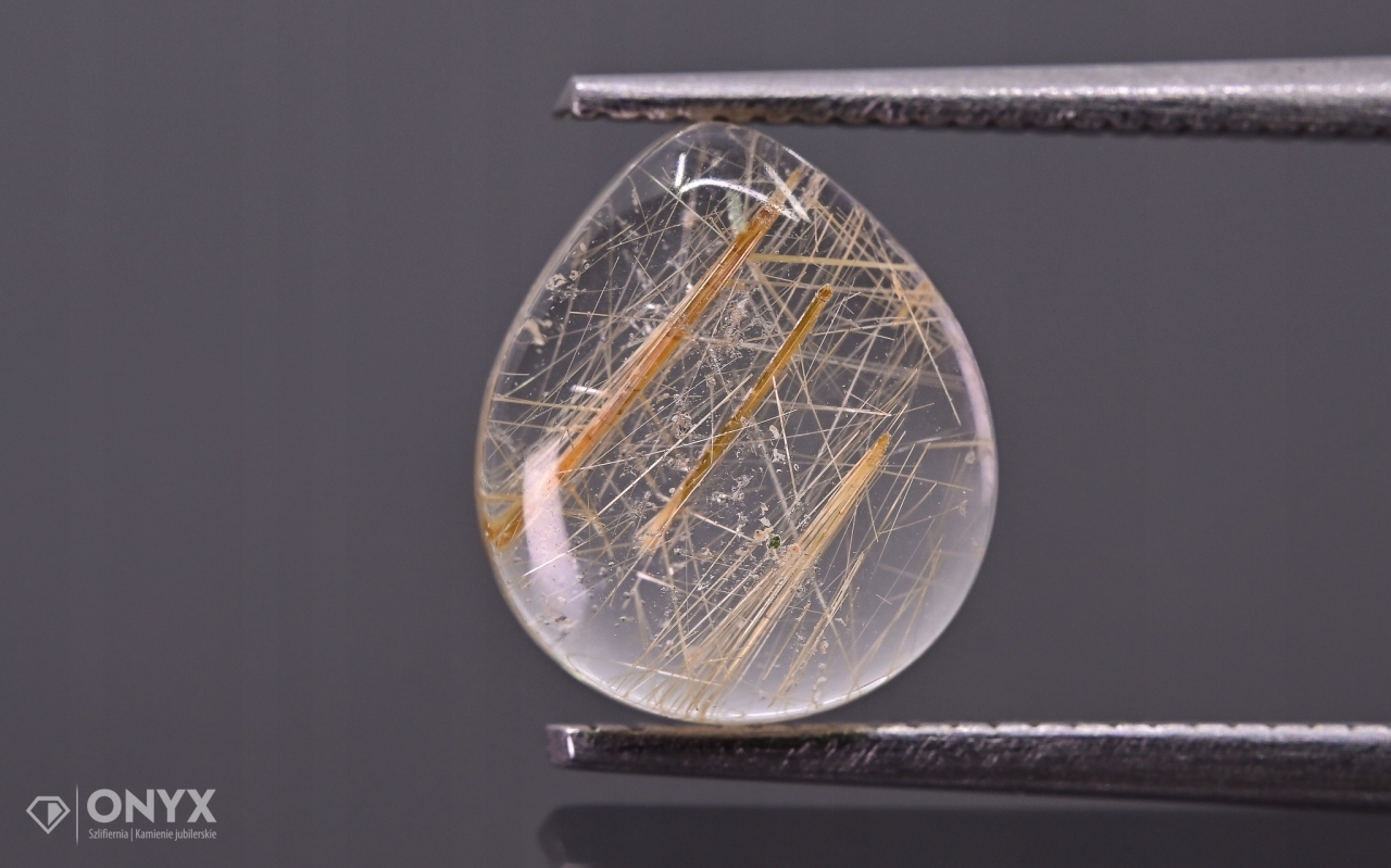 Křemen s rutilem nízký kabošon slza 9,5x8 mm