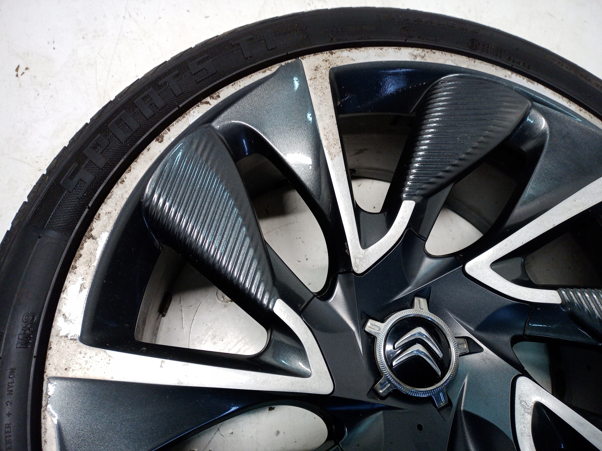 KOŁA FELGI ALUMINIOWE 19 CITROEN C4 II B7 DS4 DS5 Liczba felg w ofercie 4 szt.