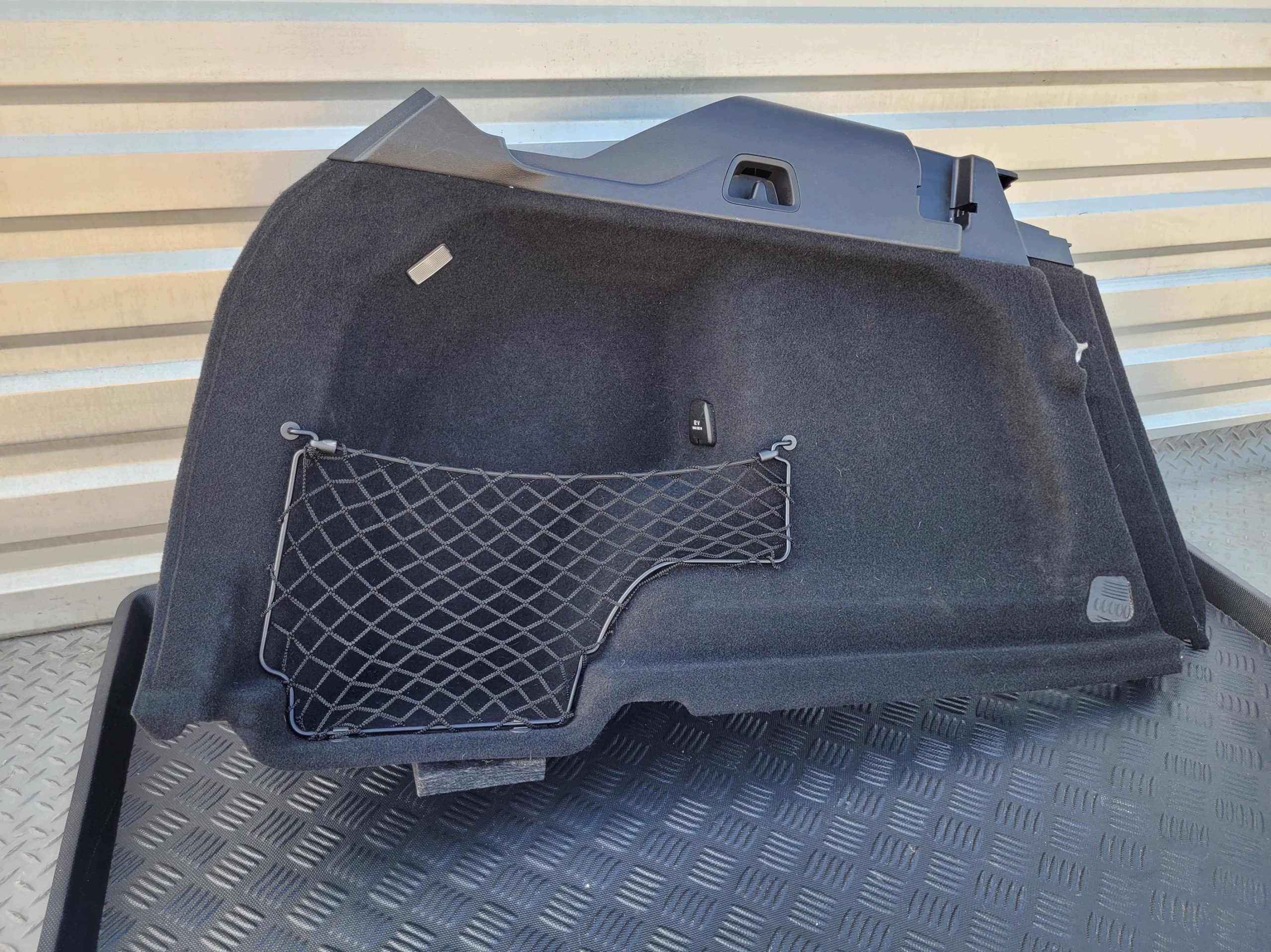 side upholstery boot left 31440665 VOLVO XC60 II