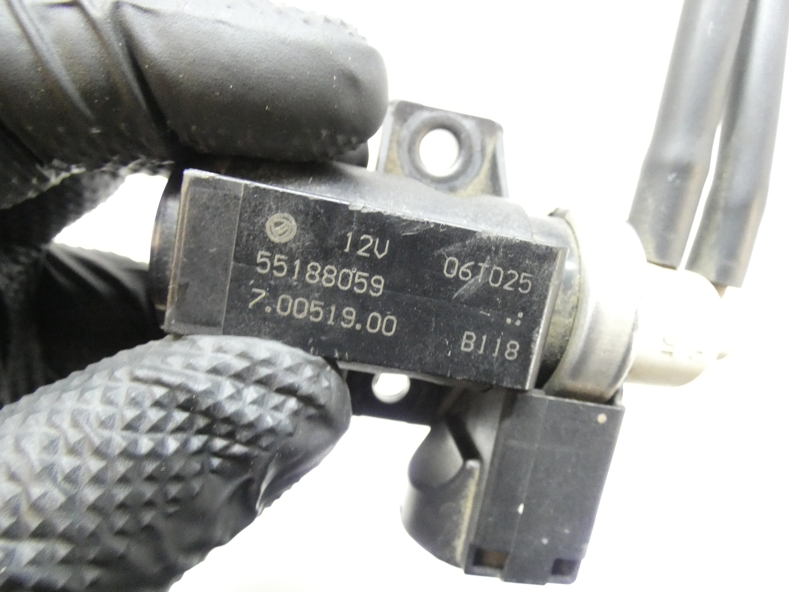 valve vacual ALFA ROMEO 159 1.9 16V 150KM 05-11 55188059