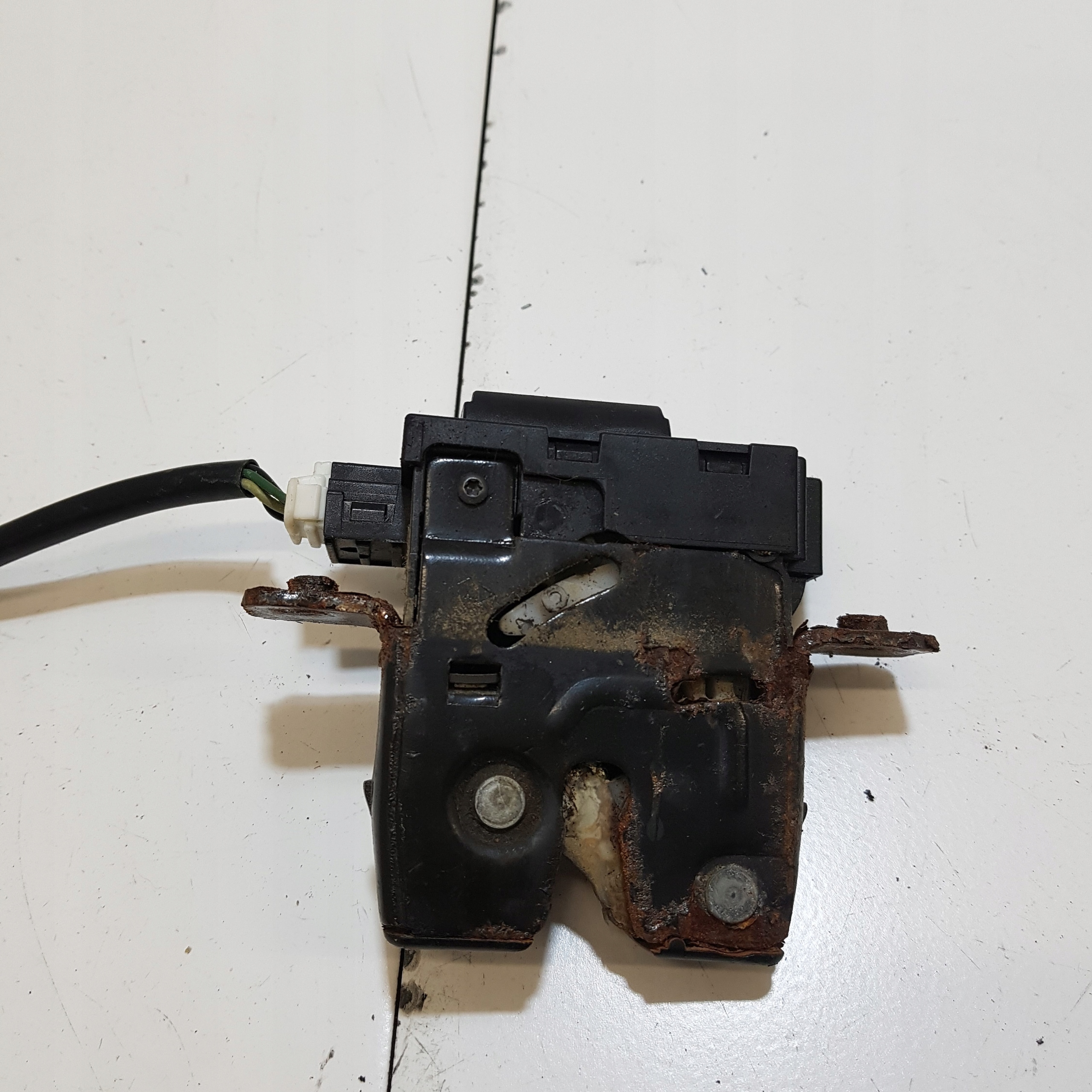 lock bonnet boot NISSAN QASHQAI 90502EY10A