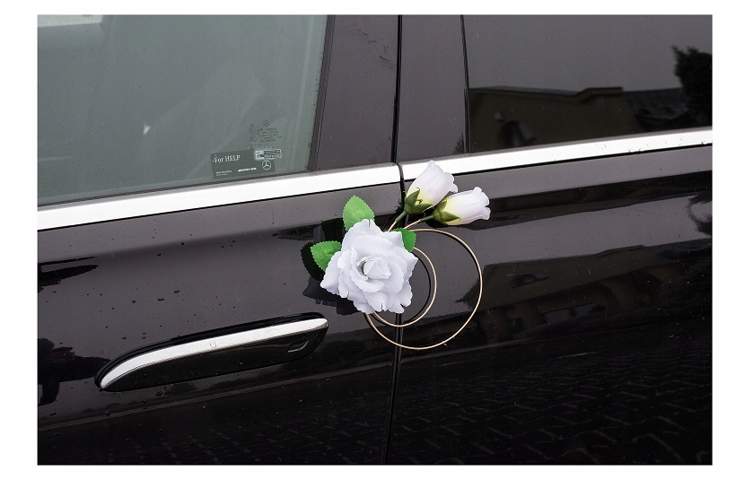 

4 Białe róże na klamki samochodu ozdoba