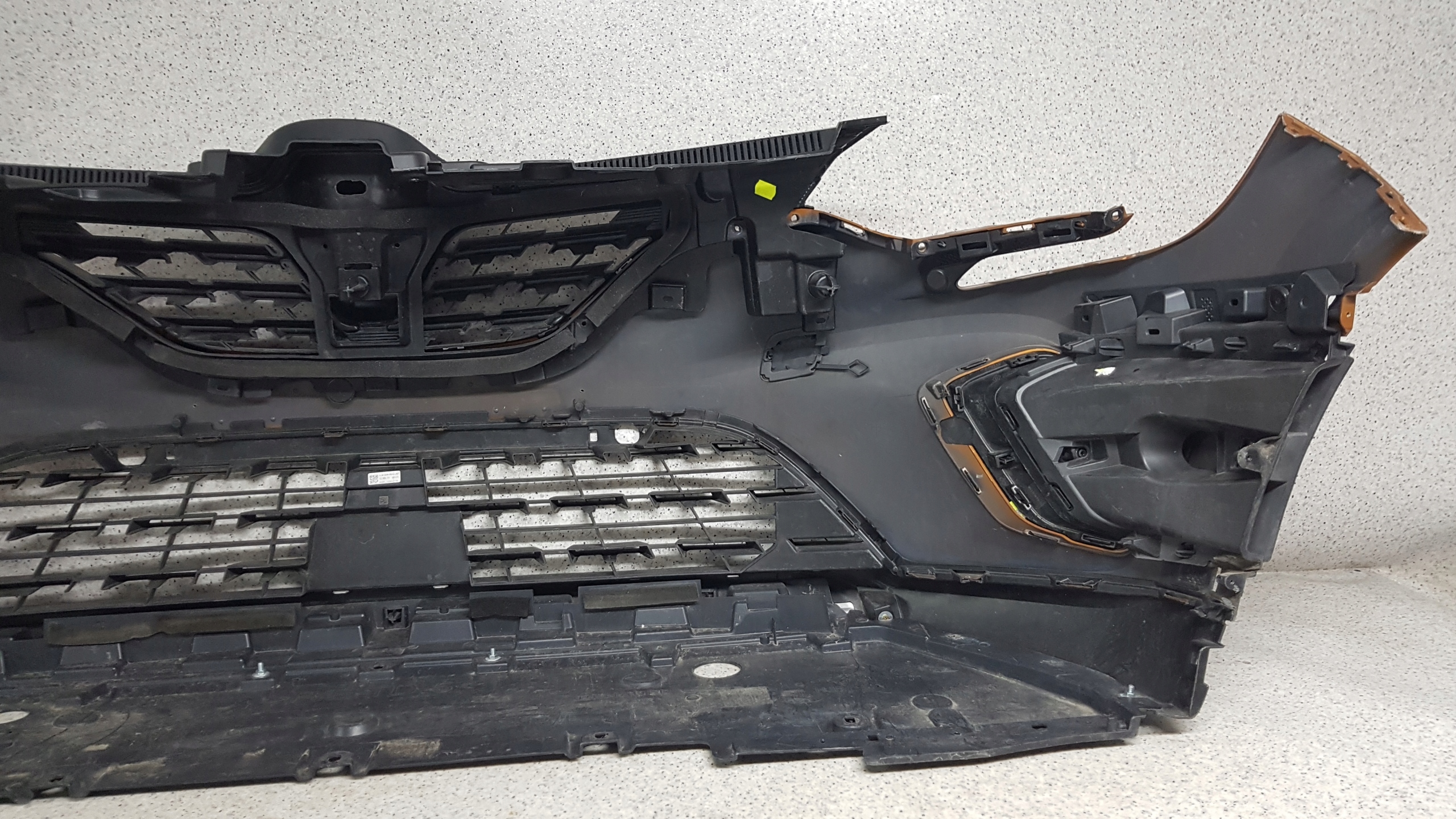 RENAULT CAPTUR 2 II 2019 - bumper front 2469