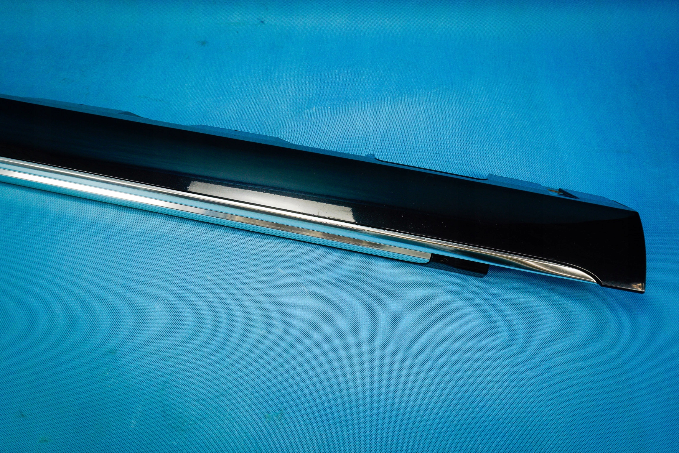 moulding cap threshold left Audi A8 4H Long 4H4853859B 4H4853855B LX5R