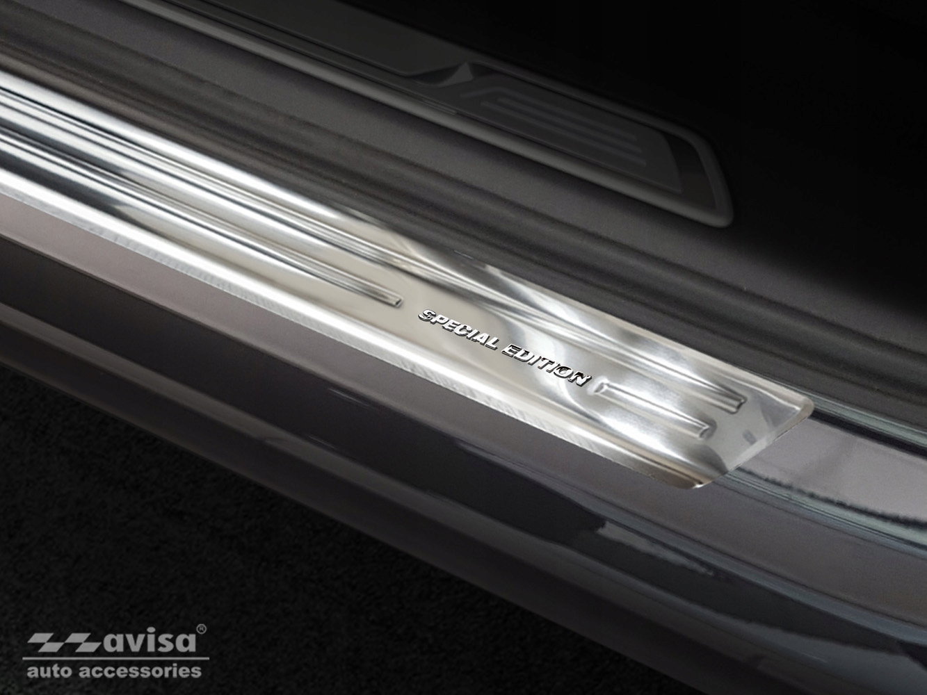 VOLKSWAGEN TOUAREG III NAKŁADKI PROGOWE LISTWY NA PROGI STALOWE Waga produktu z opakowaniem jednostkowym 2 kg