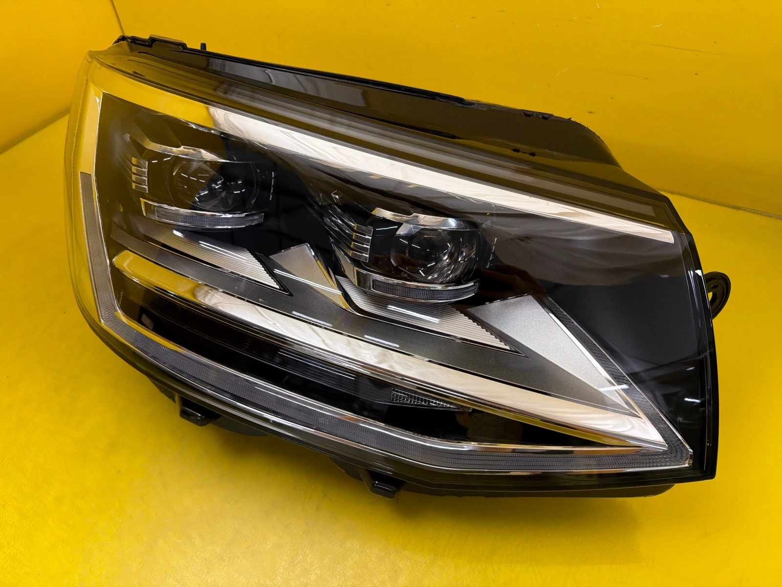 light right front VW T6 Full Led 7E1941036A