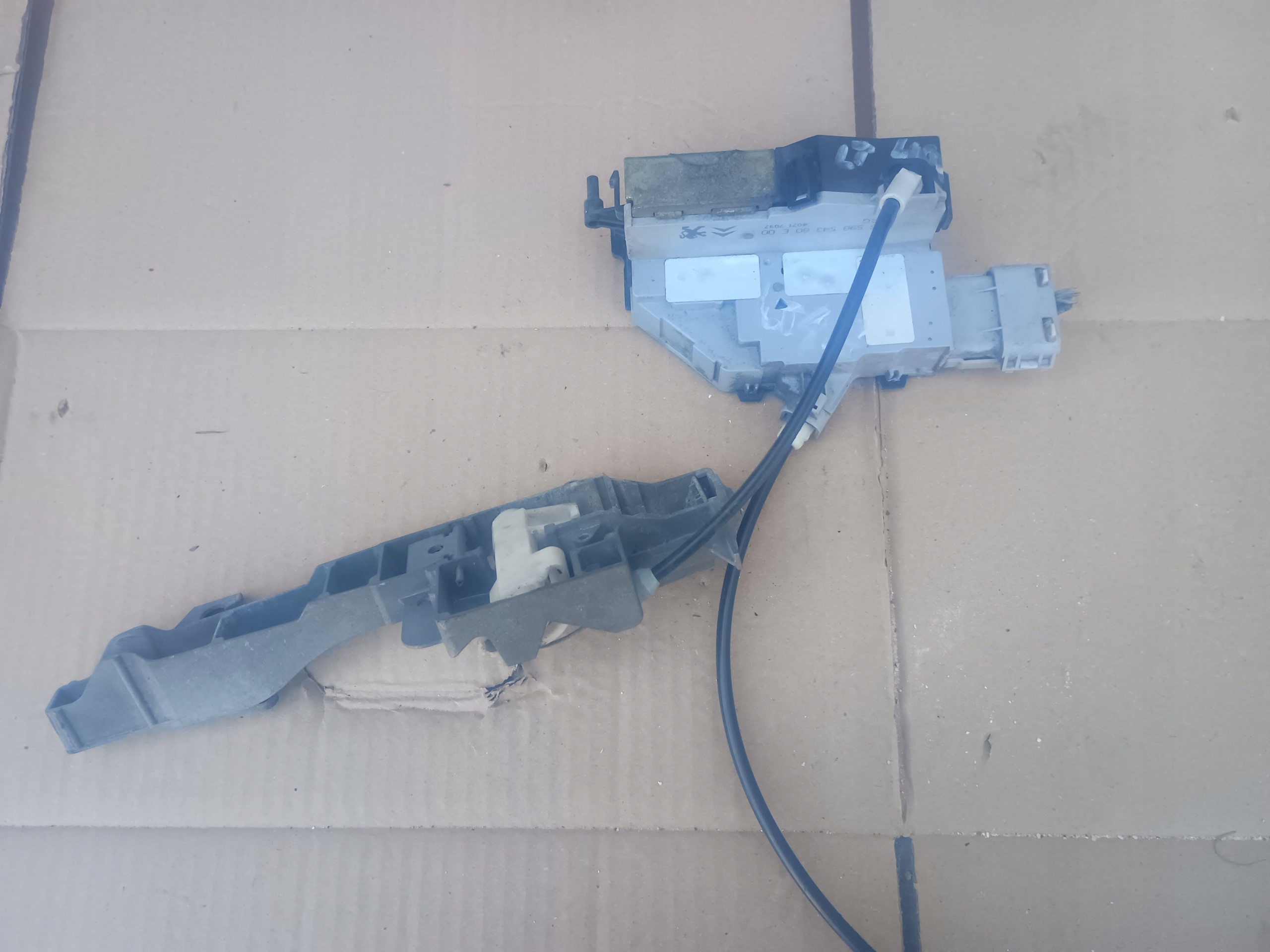 lock door rear part left 9659854380E PEUGEOT 407