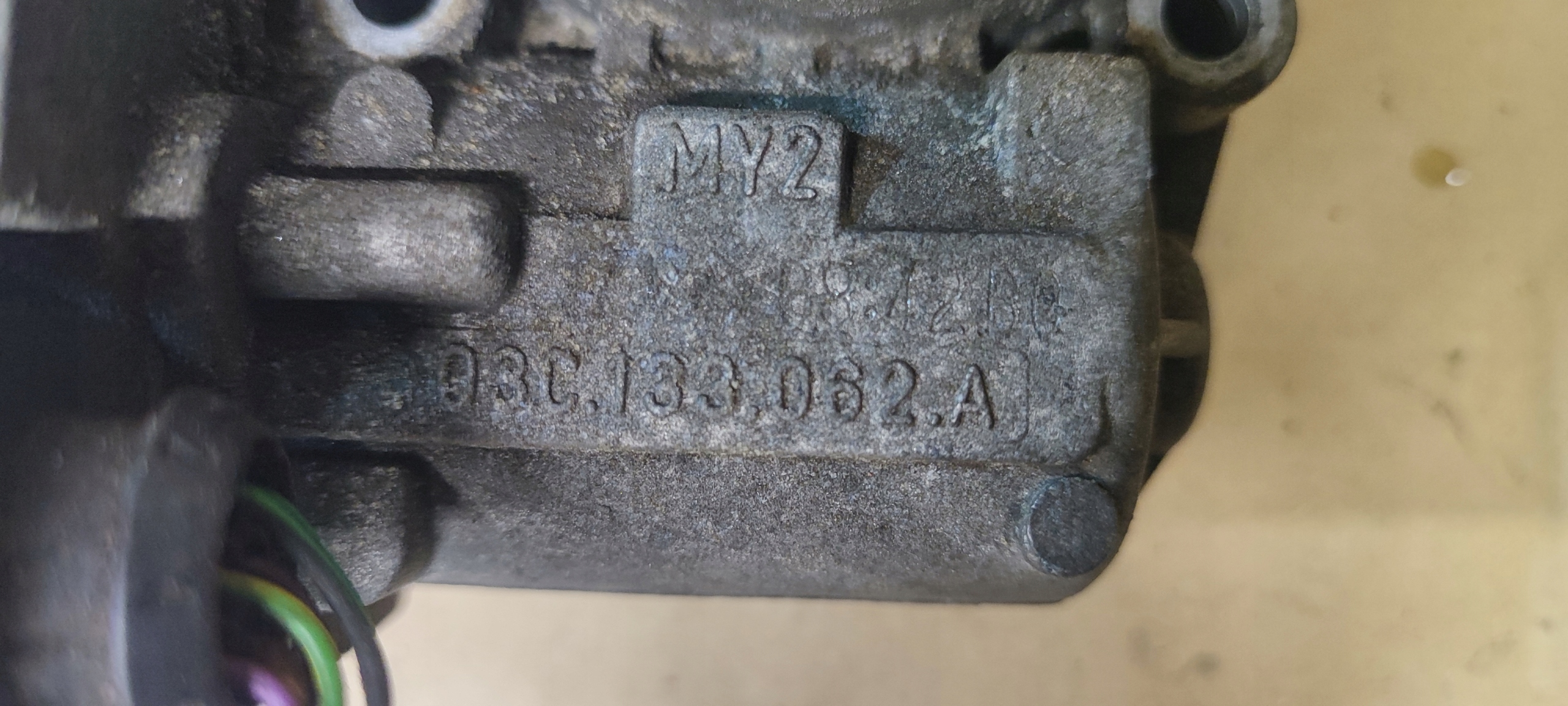 VW GOLF V 5 throttle flap air 1.6 FSI BLP
