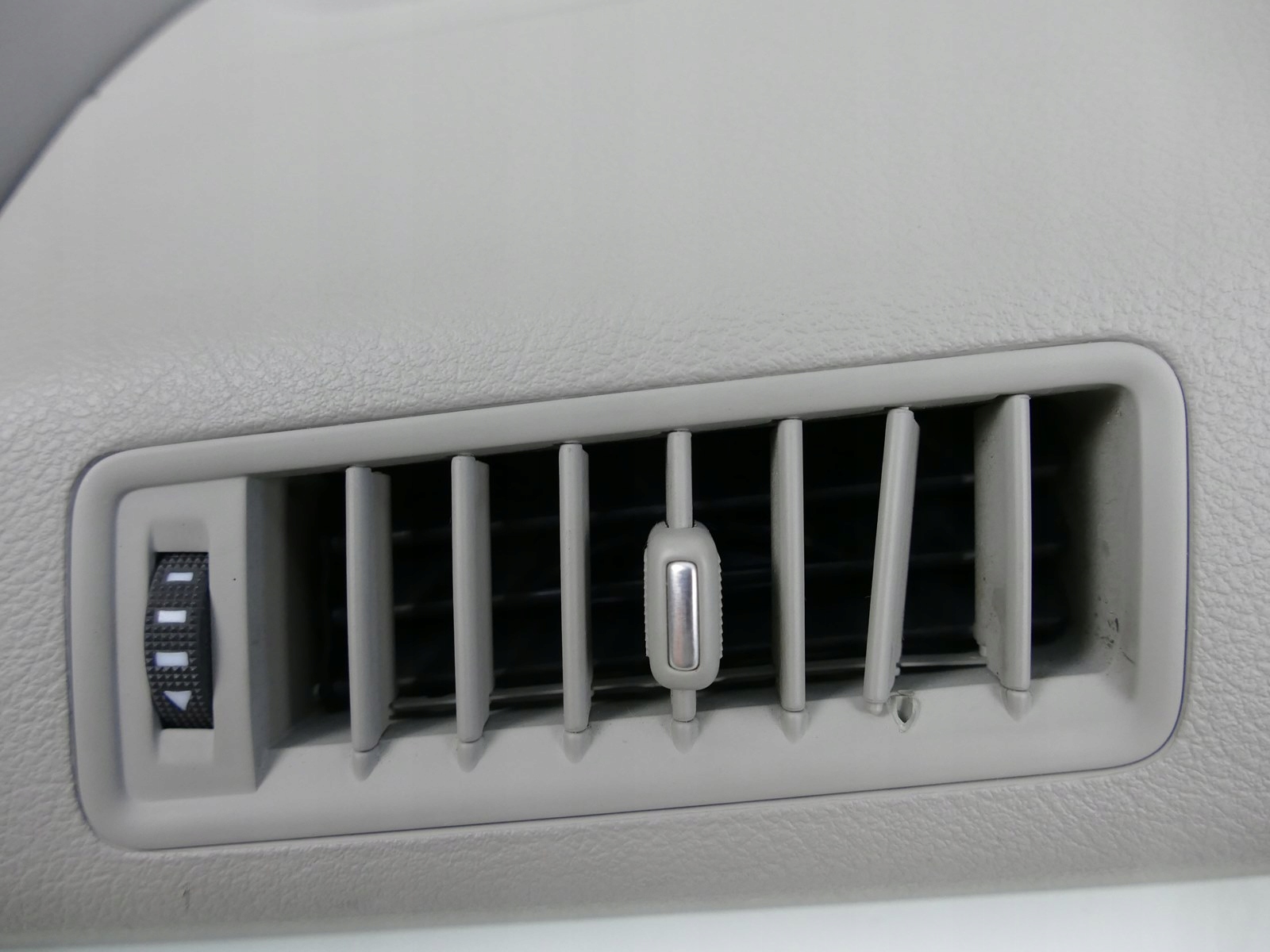 AUDI A8 D3 before LIFT side SLUPKA B cover L.