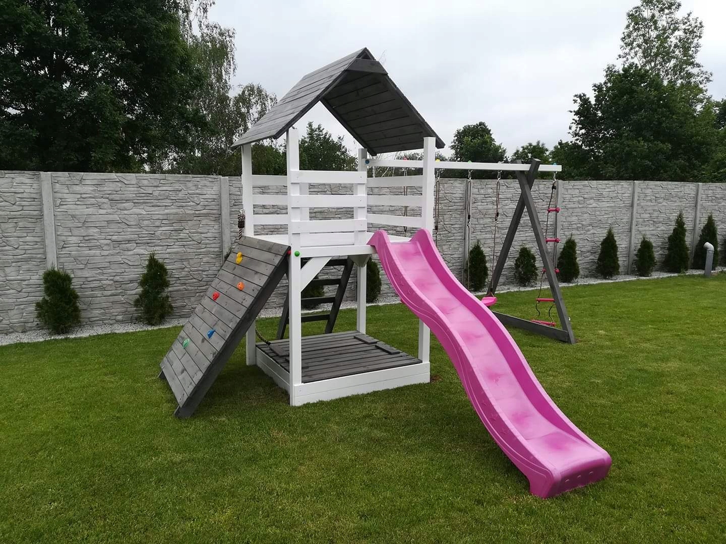 Детская площадка деревянная комплексно