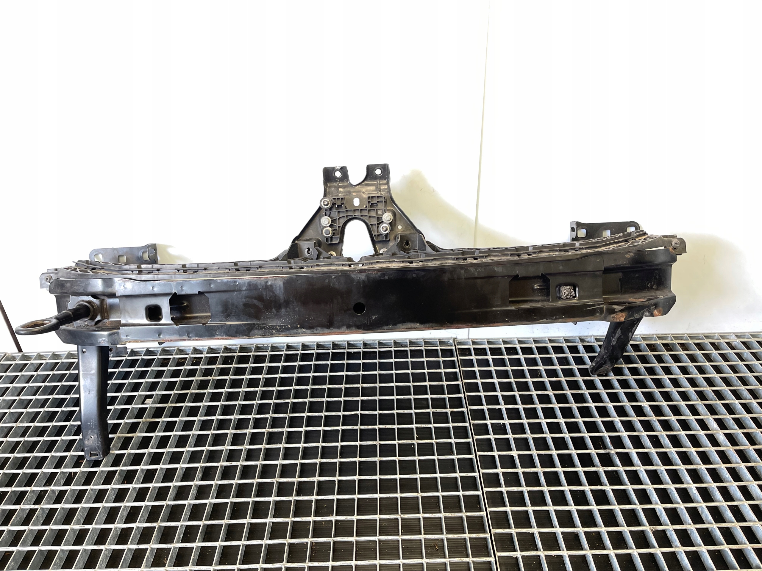 VW PASSAT B8 3G0 bumper support front below RADAR 3G0807930