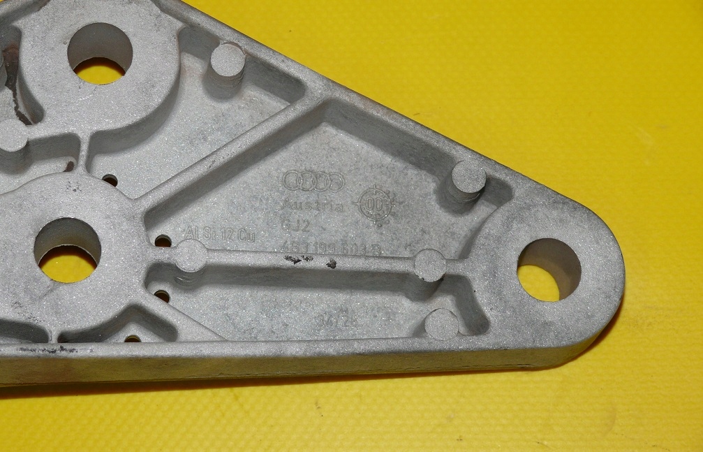 bracket holder engine mount AUDI S6 A6 C5 4.2 V8 FL 4B3199603B