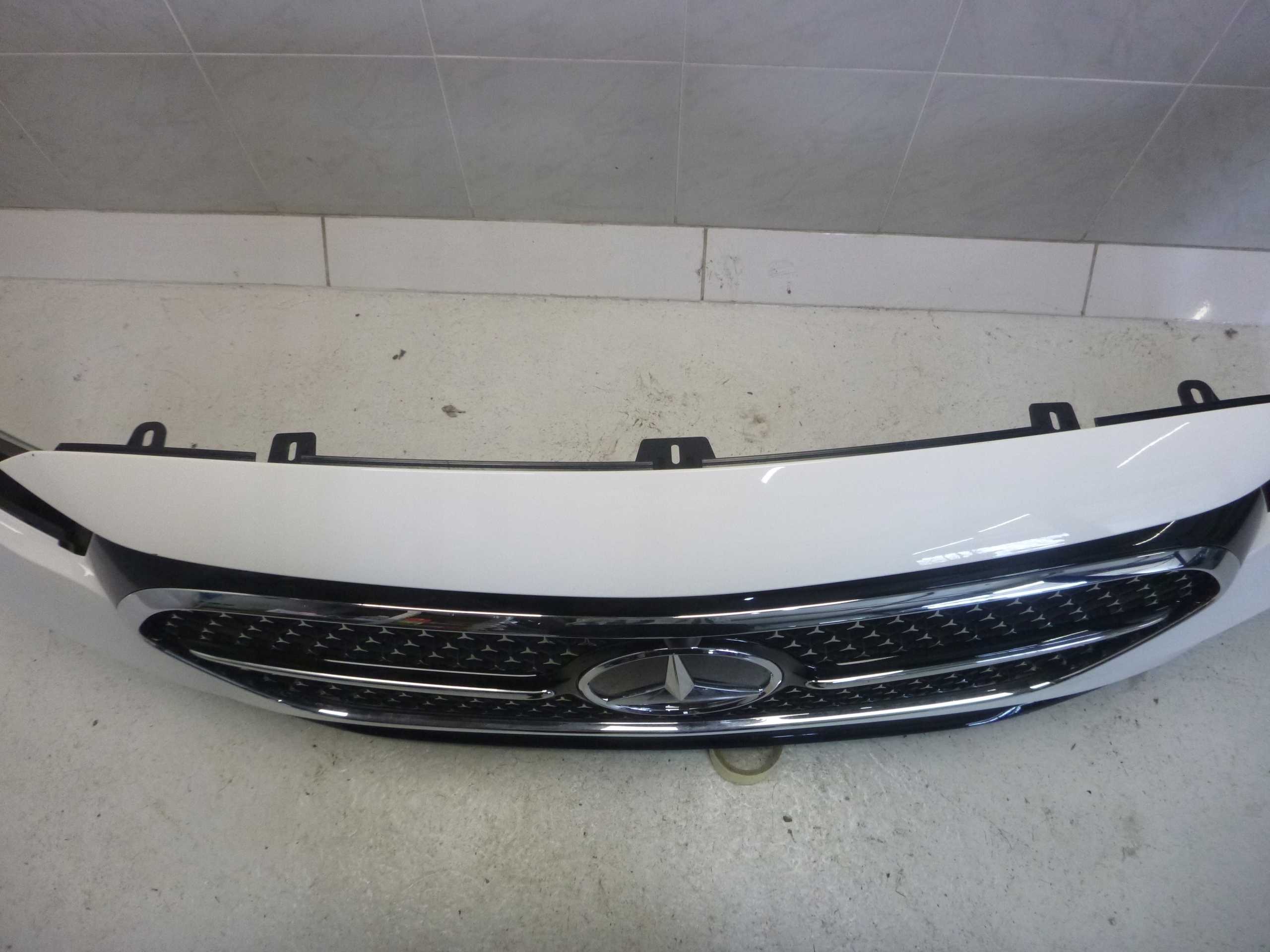 MERCEDES E-KLASA W214 214 AVANTGARDE bumper front front 6XPDC grill