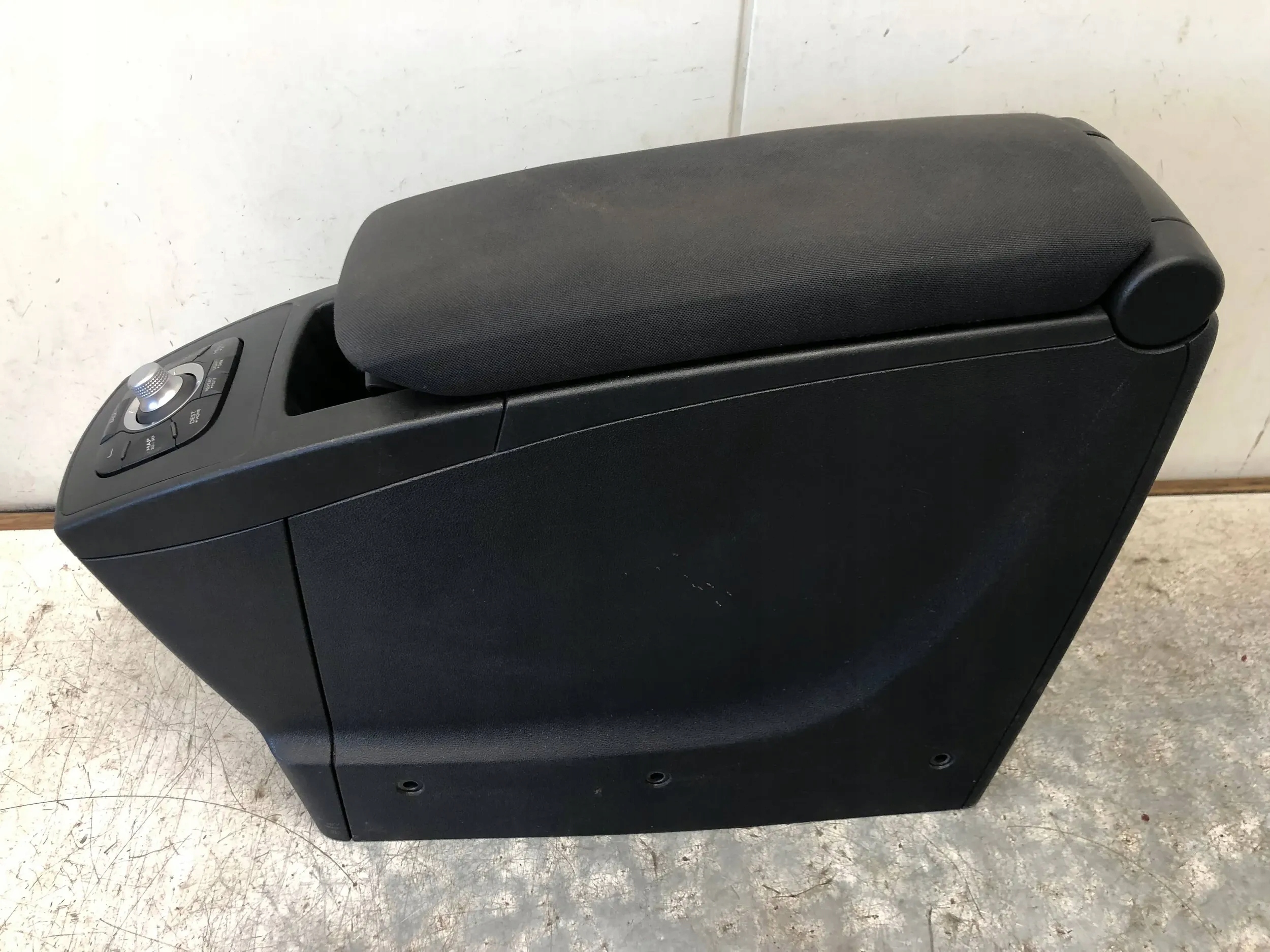 подлокотник тунель renault SCENIC III