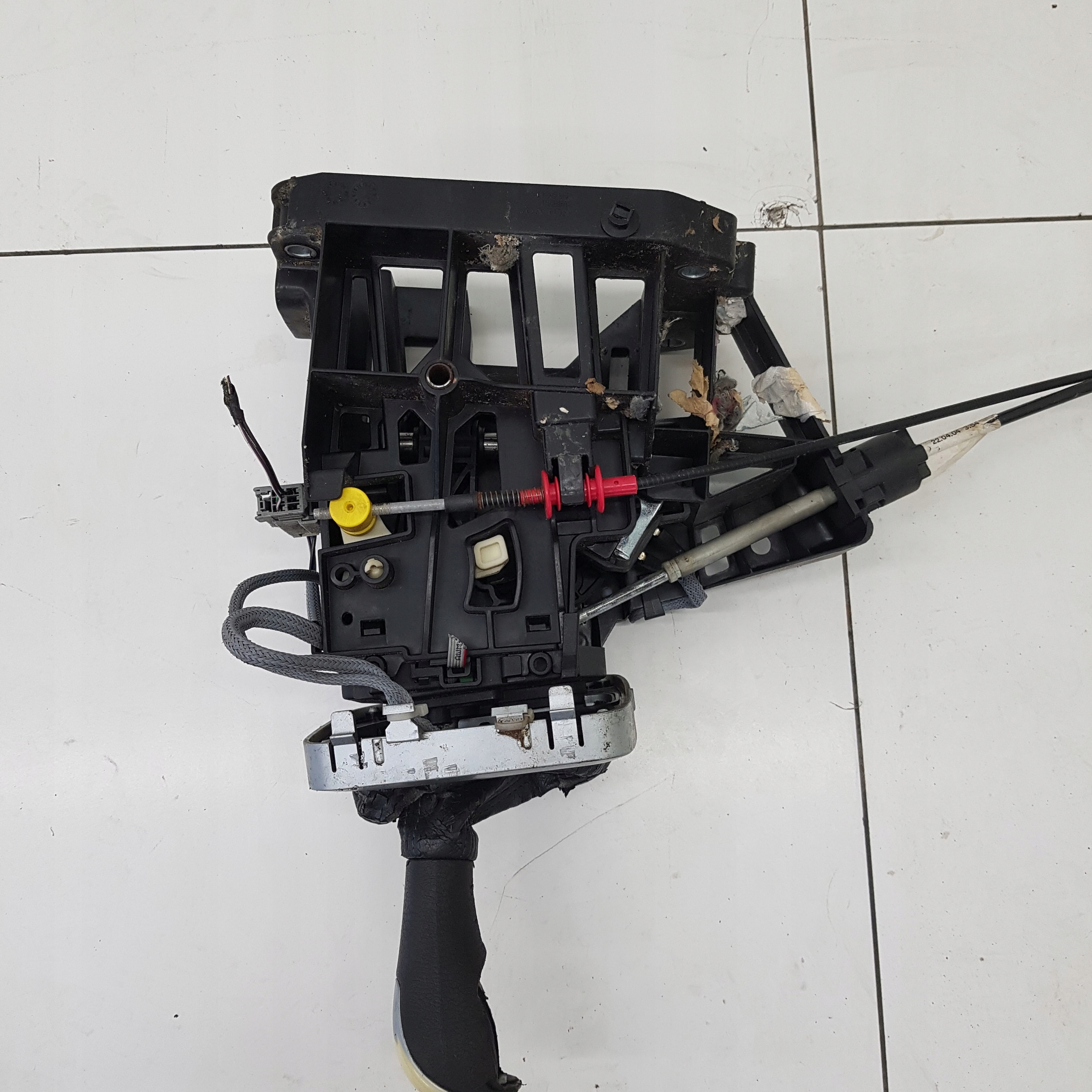 trim changes of the gear VOLVO XC90