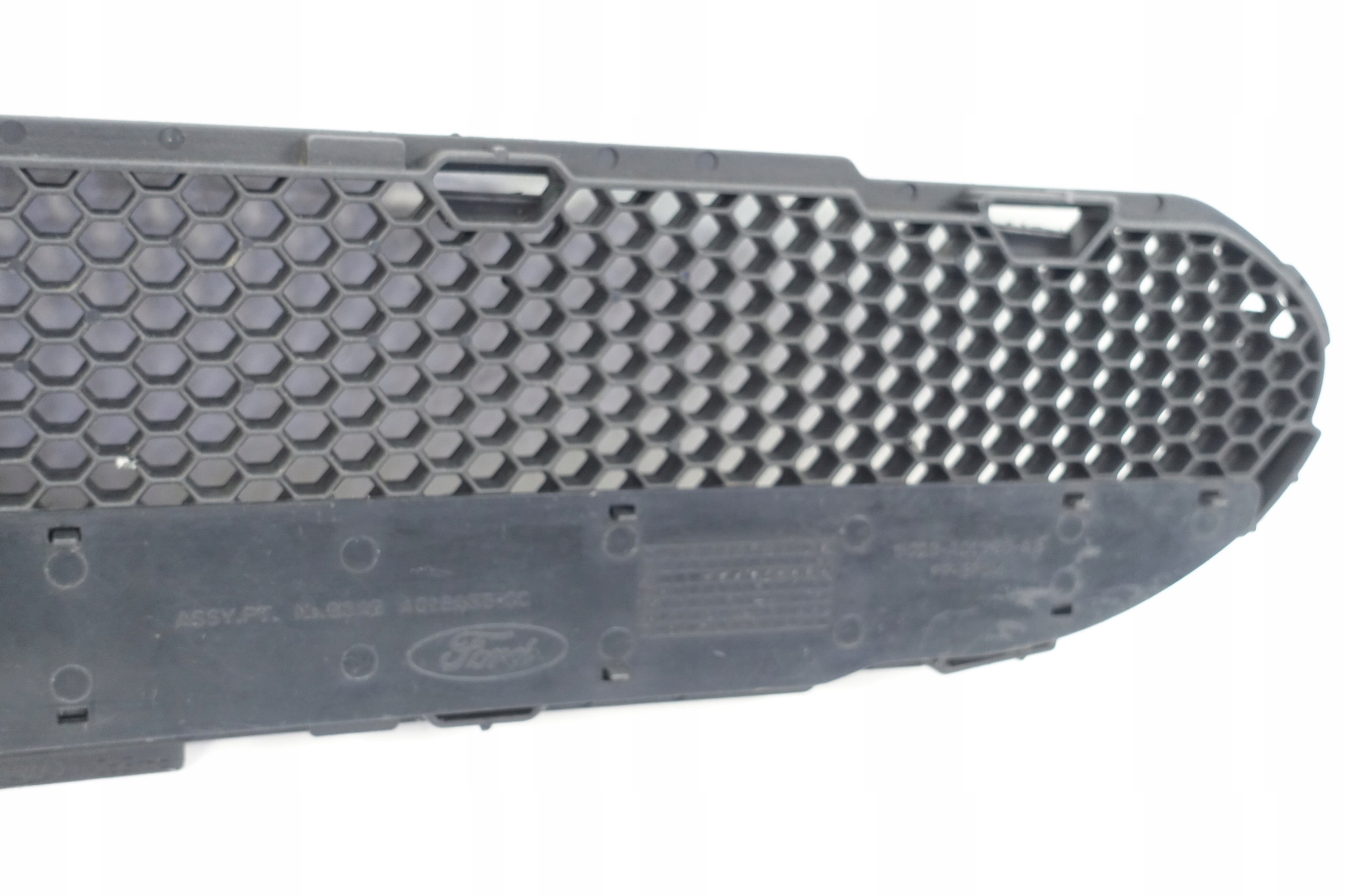 grid central of a bumper front FORD ESCORT MK7