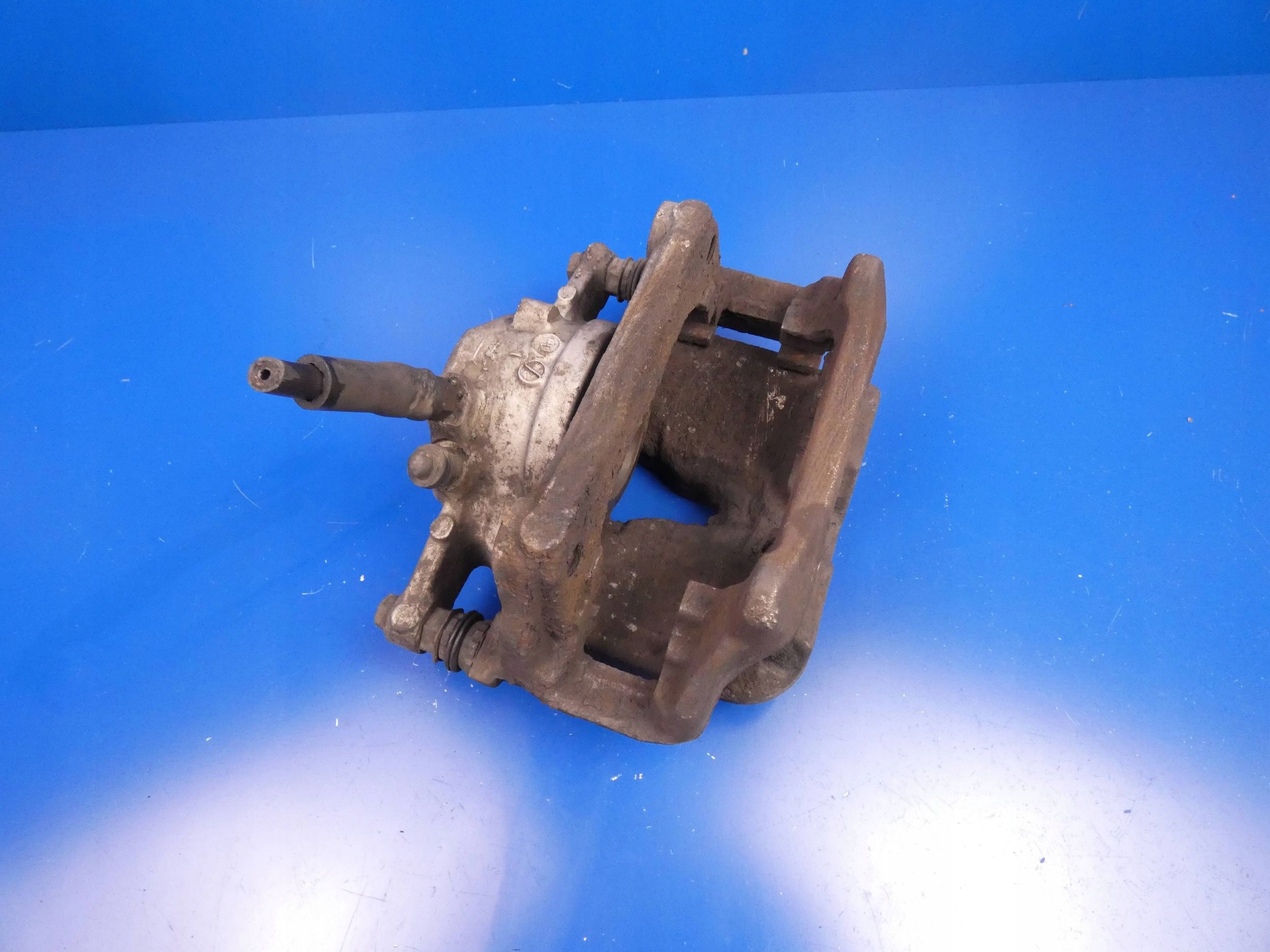 MERCEDES C KLASA W205 caliper brake right front front