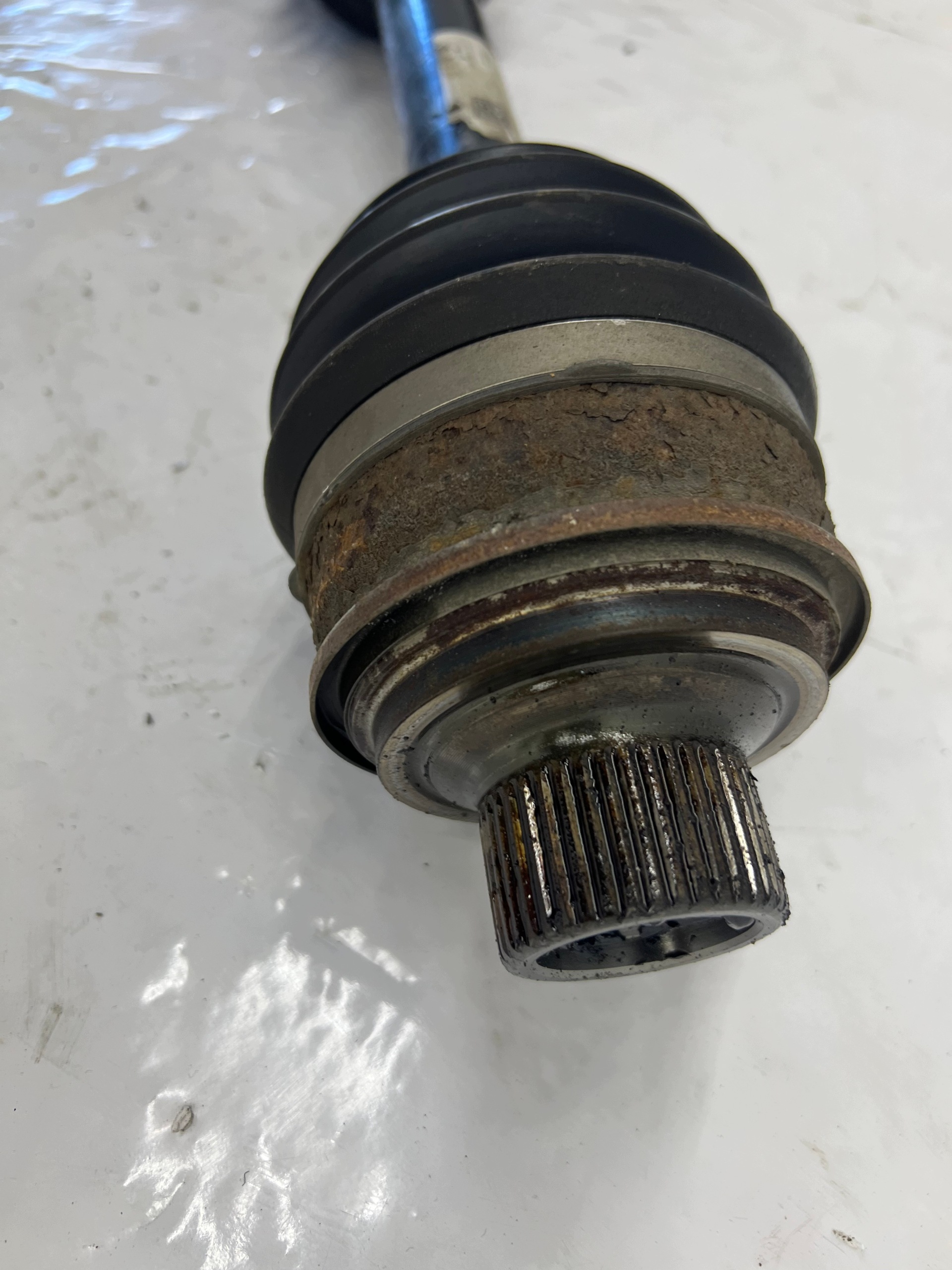 AUDI A4 B9 semi-axis front left front 8W0407271E