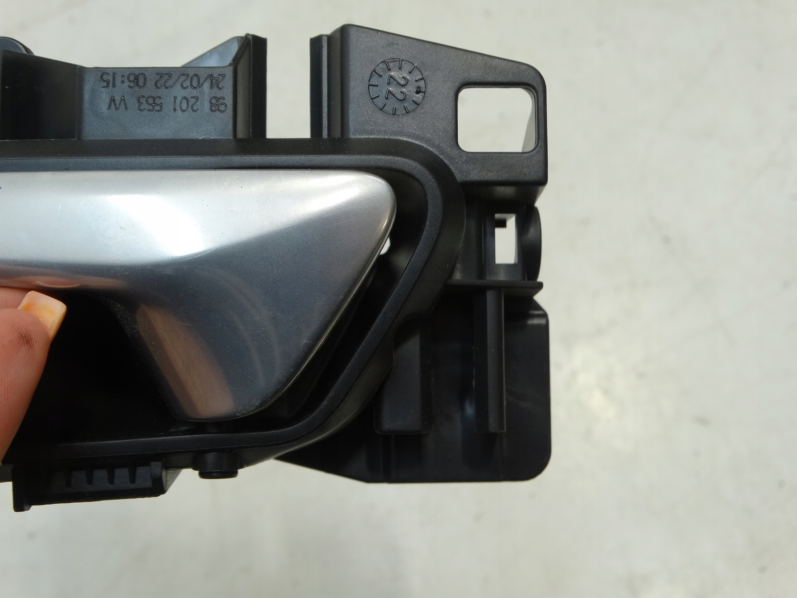 handle inner left front rear part PEUGEOT 5008 II 23R. 98201553VV