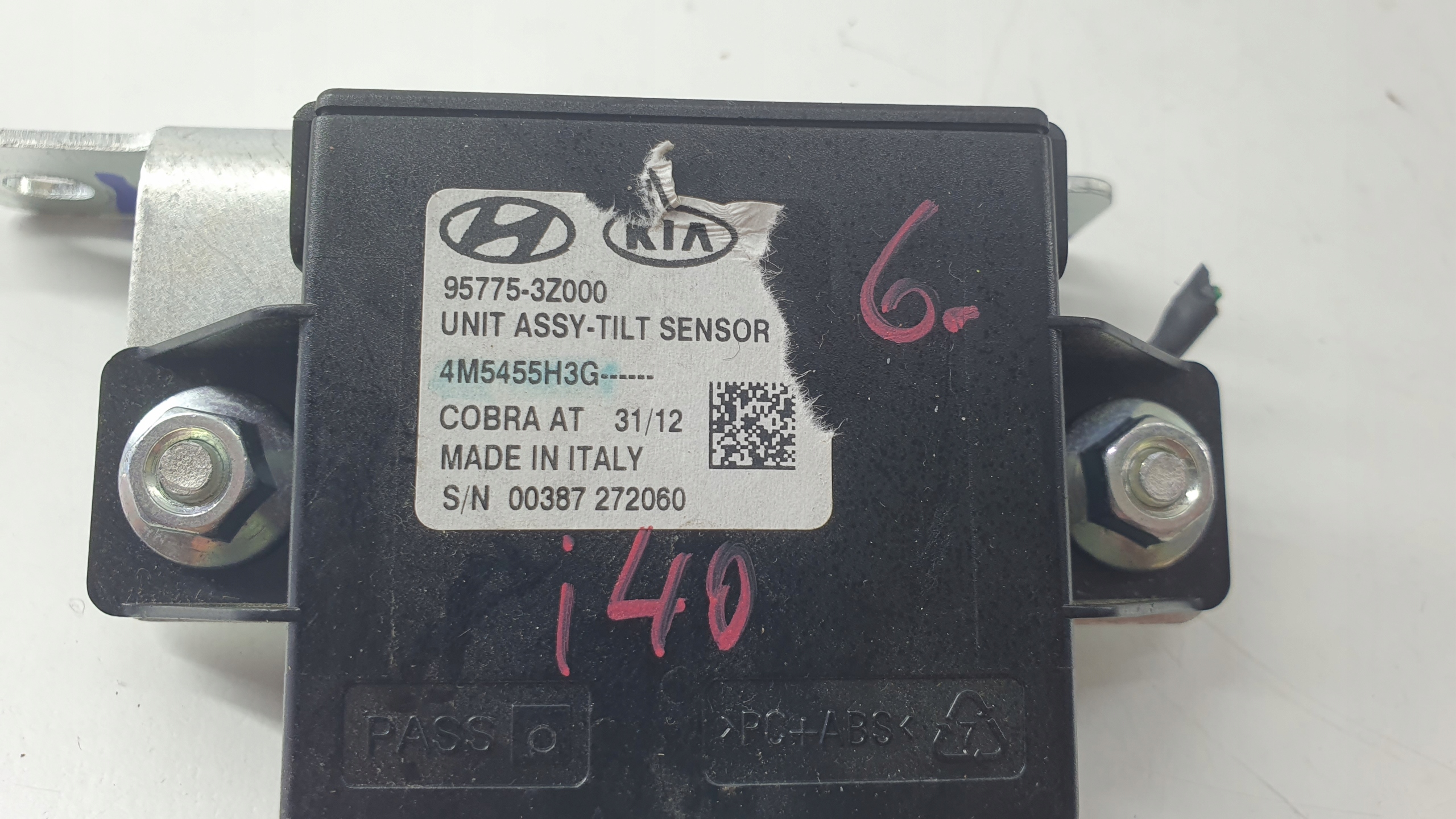 Hyundai i40 CW 1.7 CRDI 11- Sensor pochylu przechylu $