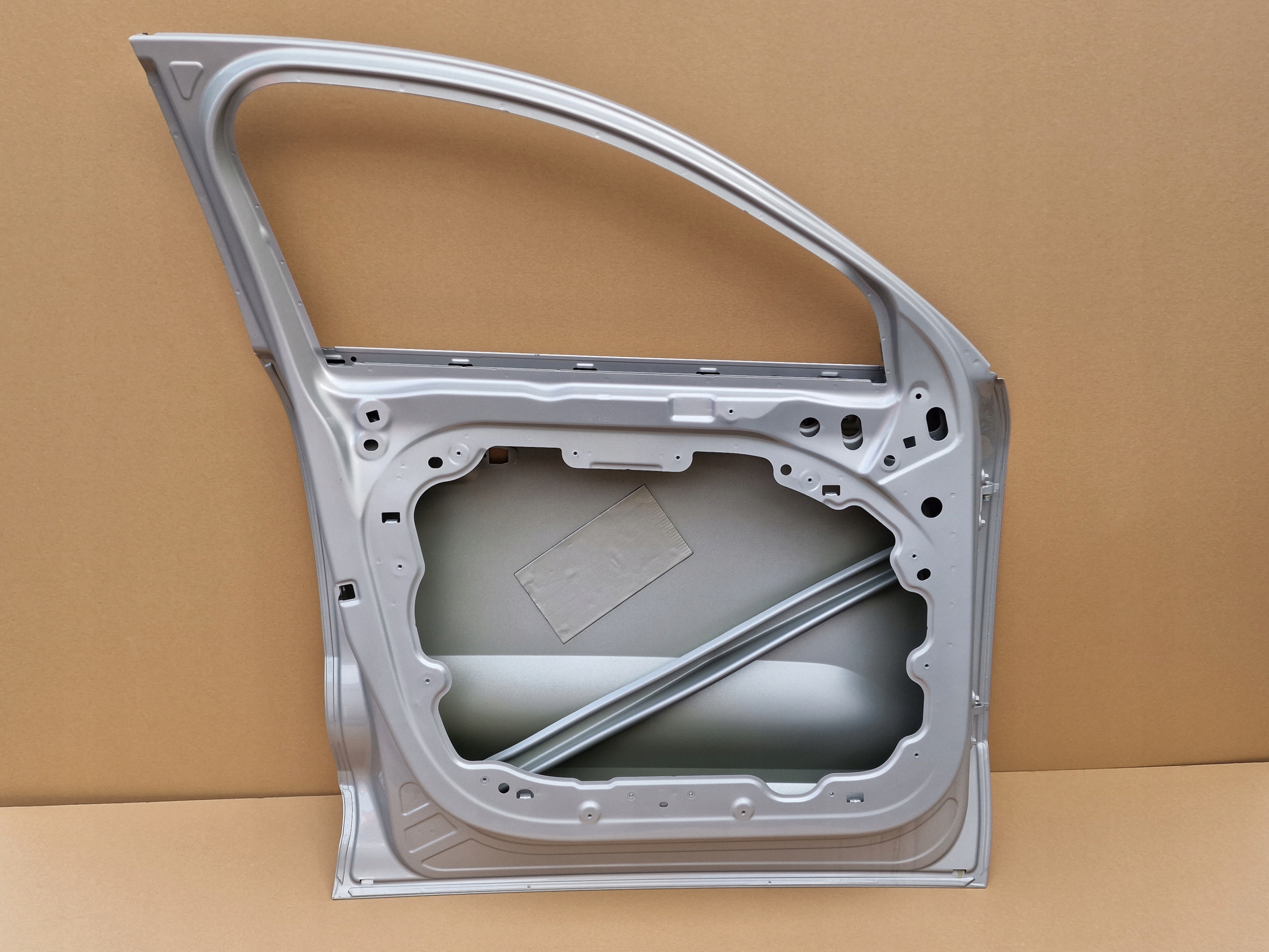 links Tür vorne VOLVO C40 2021- Farbe 735